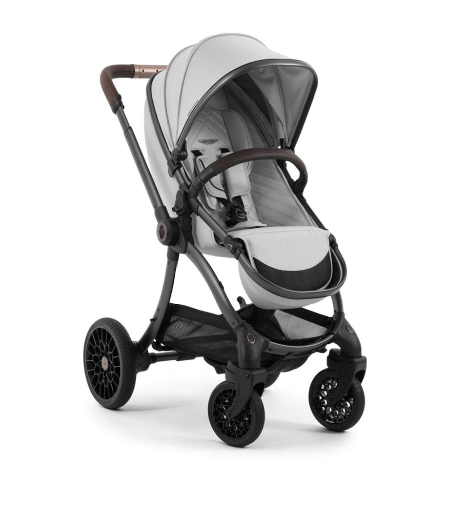 Egg x Aston Martin egg3 Snuggle Bundle Grey Image 2