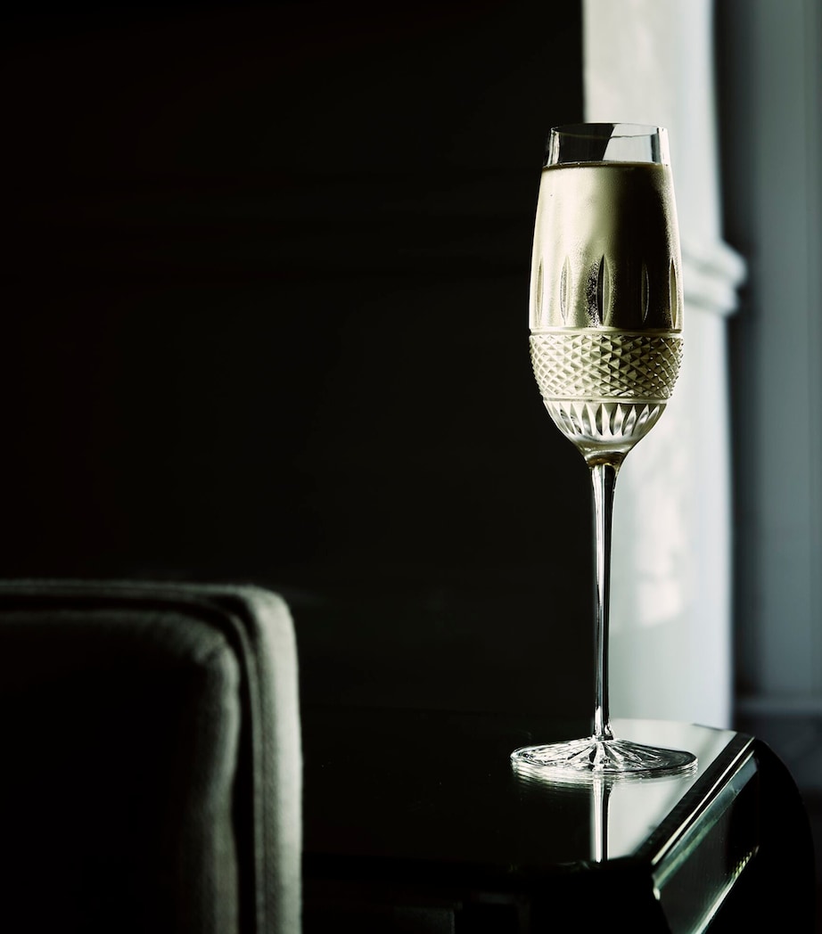 Set of 2 Irish Lace Flutes (325ml) CLEAR Image 2