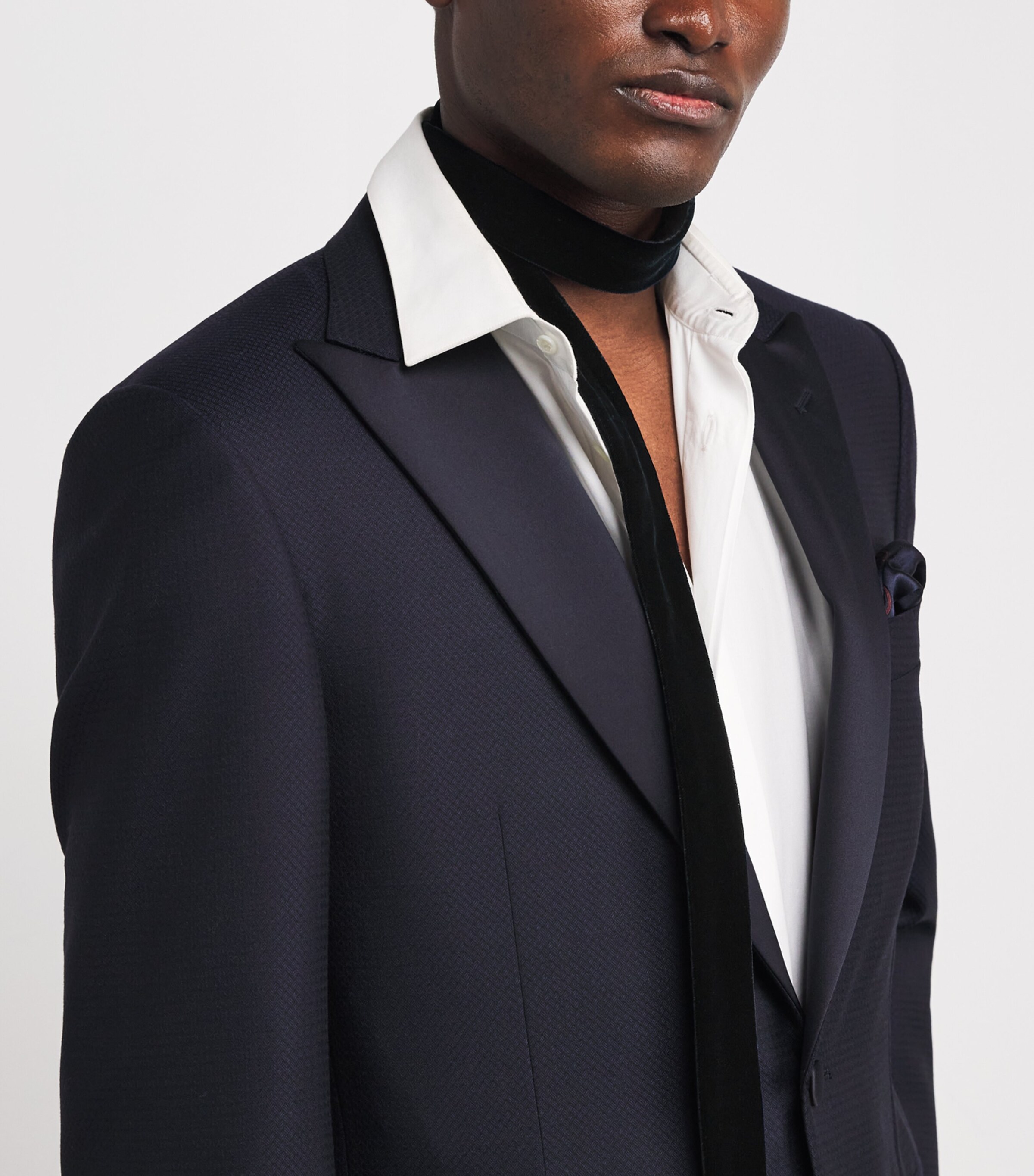 Velvet Tie 36 Image 2