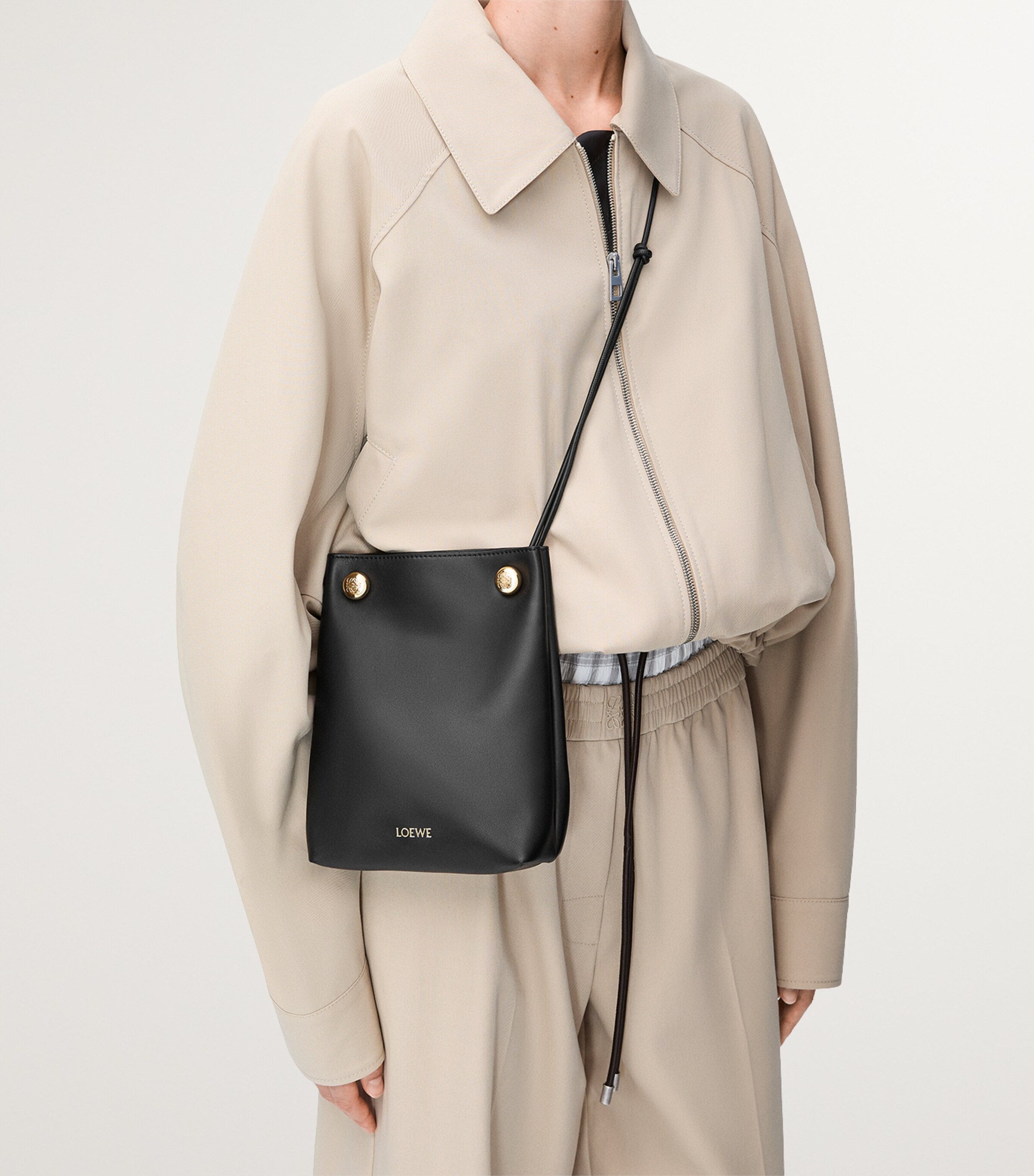 Leather Pebble Cross-Body Bag BLACK Image 7