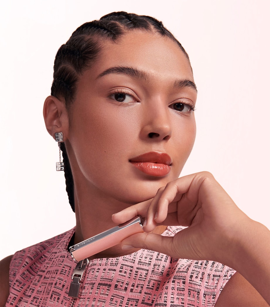 Rose Perfecto Beautifying Lip Balm 111 SOFT NUDE Image 6