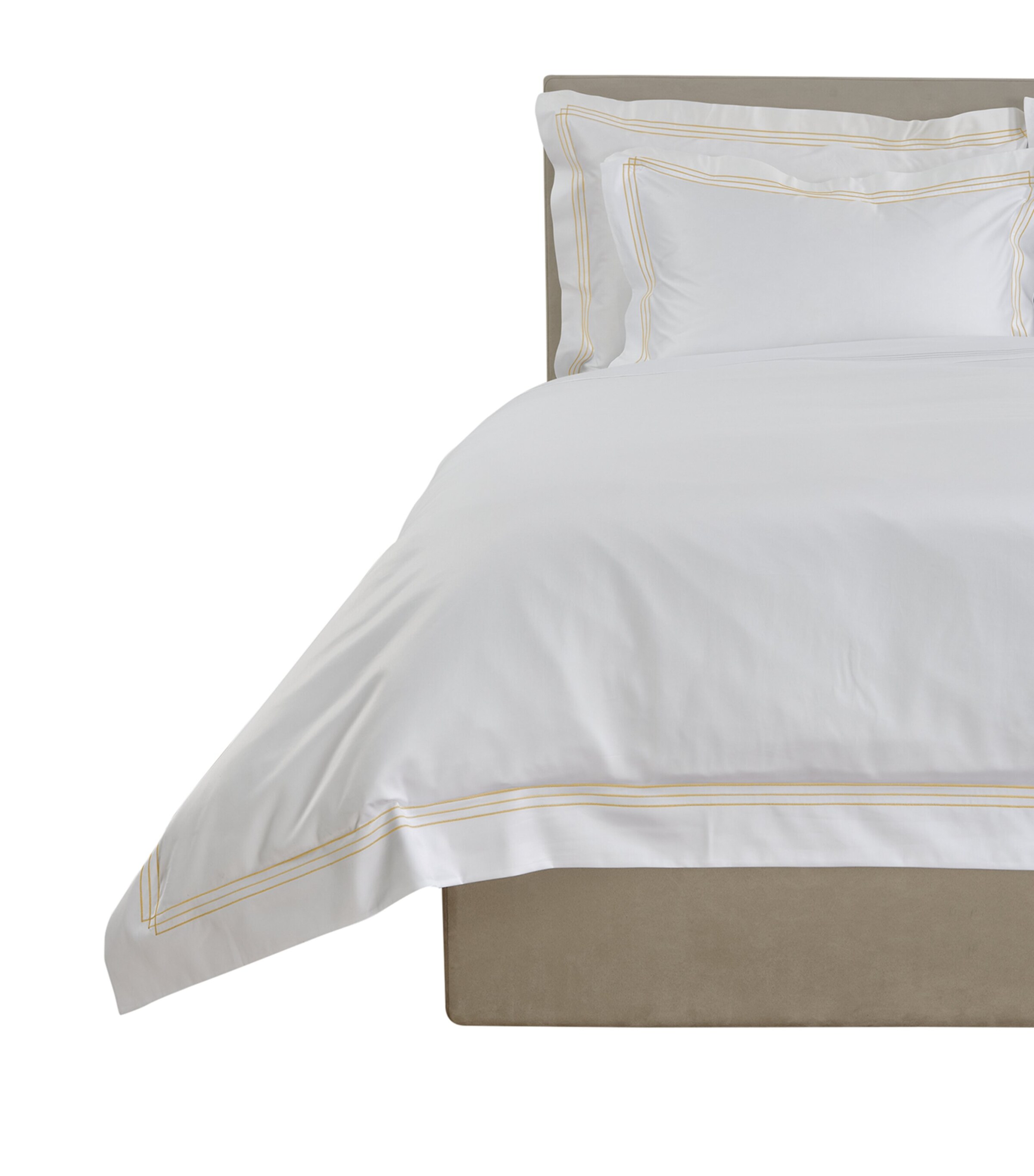 Celso De Lemos Quadra Super King Duvet Cover In Gold