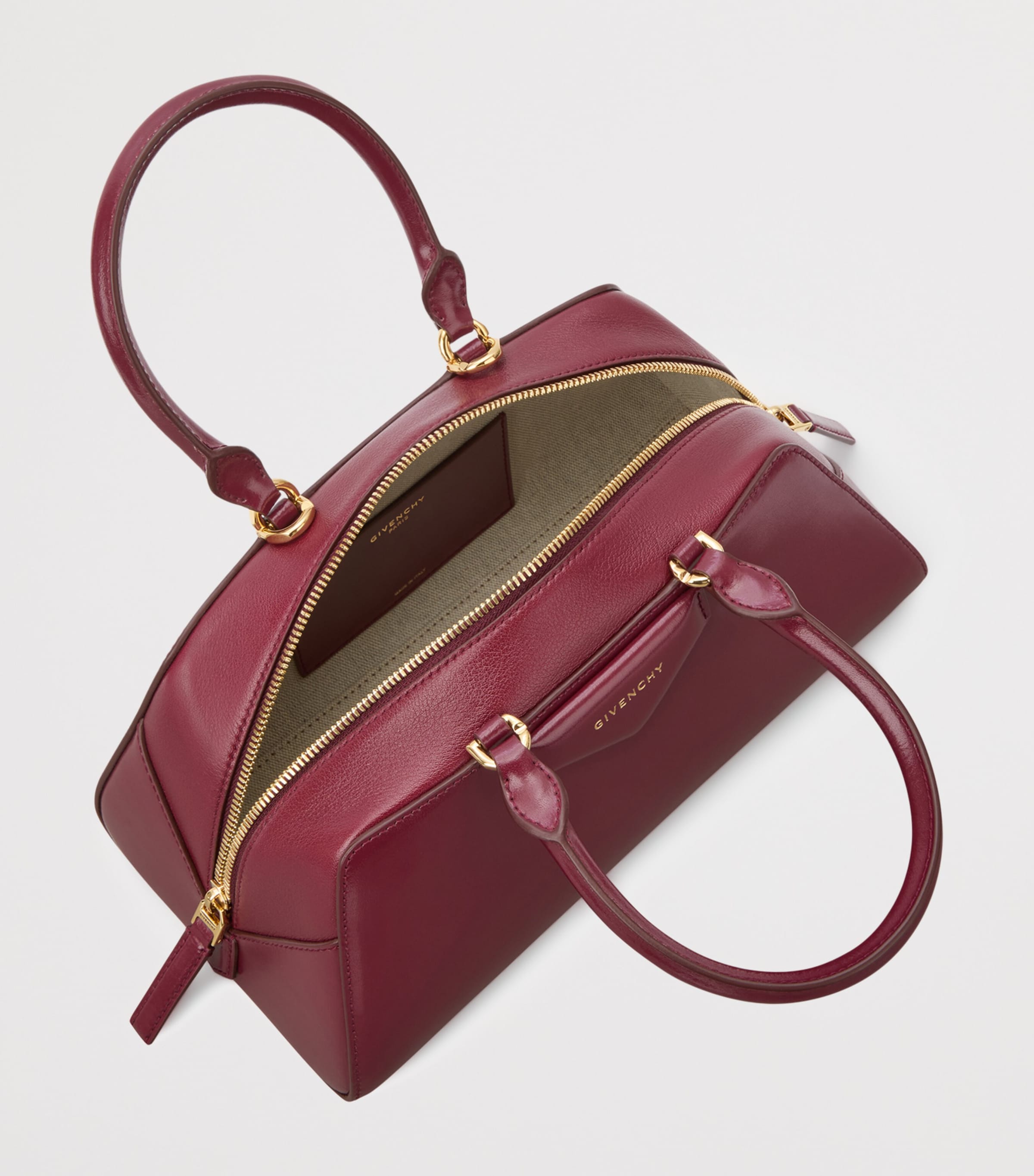 Small Leather Antigona Cube East-West Top-Handle Bag BURGUNDY Image 5