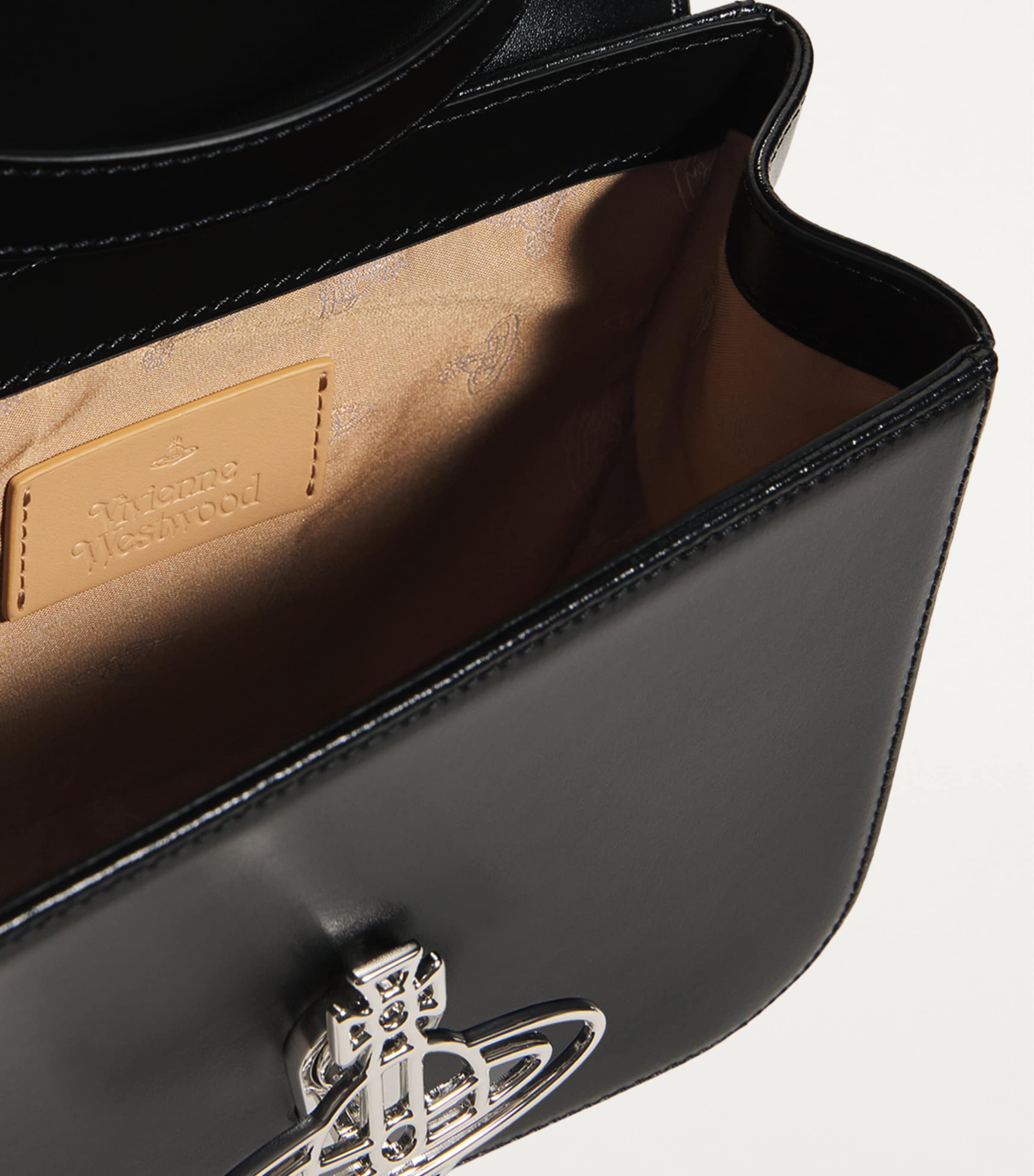 SALE【Vivienne Westwood】 LINDA クロスボディバッグ Vivienne Westwood Linda Cross Body Bag | Black | FARFETCH