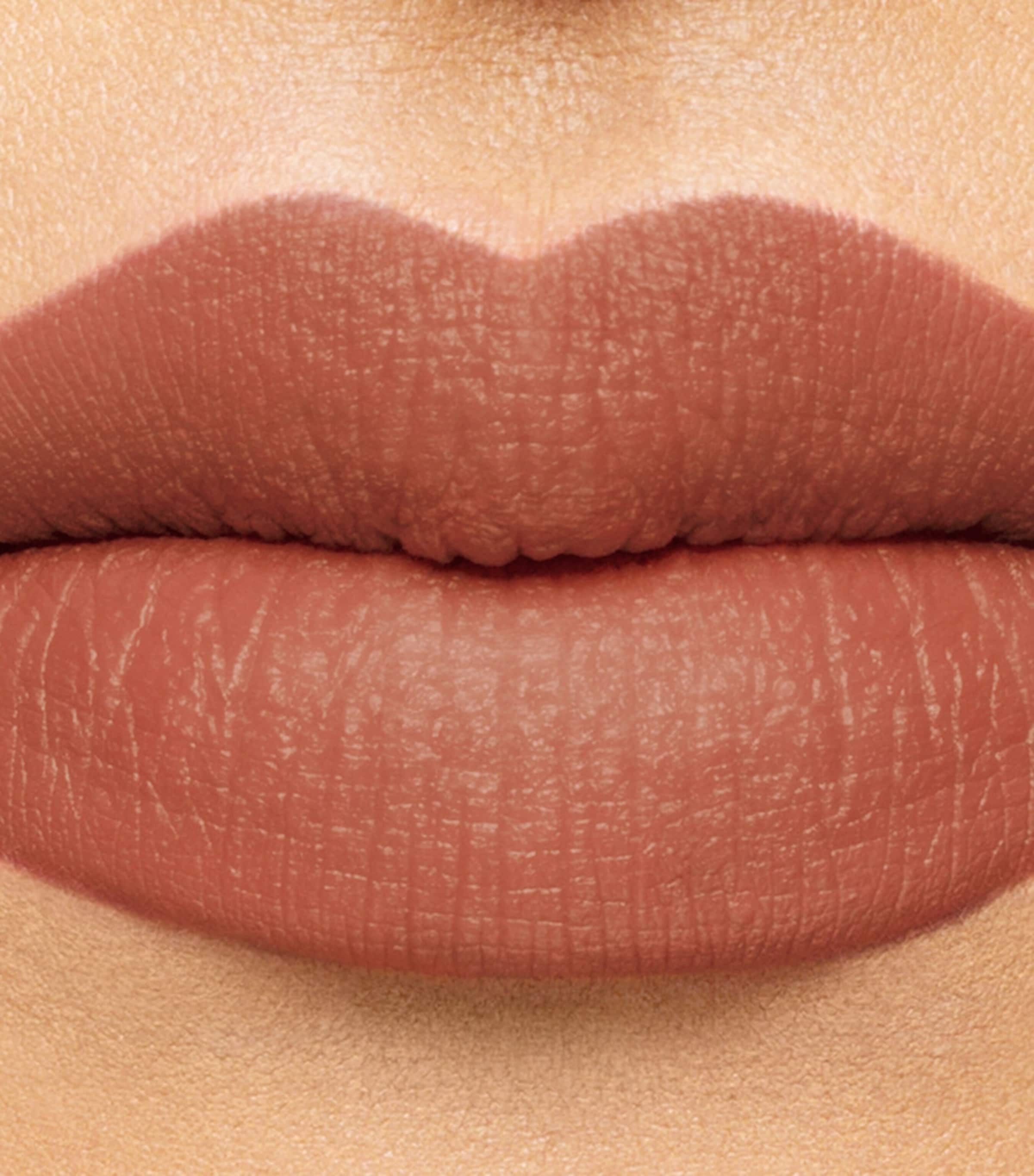 before drying down to a smudge-resistant, lightweight finish. SLOW RIDE Image 3