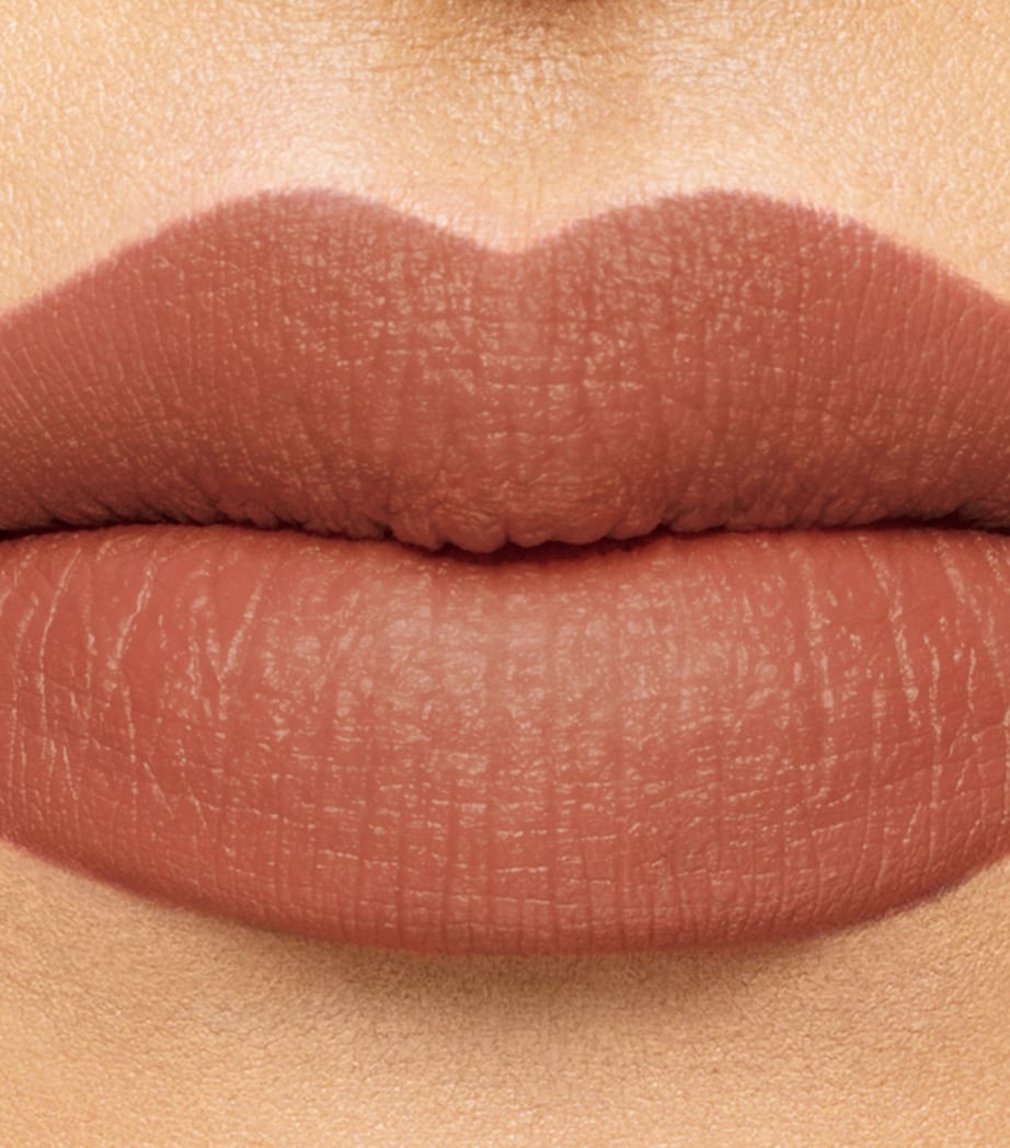 before drying down to a smudge-resistant, lightweight finish. SLOW RIDE Image 3