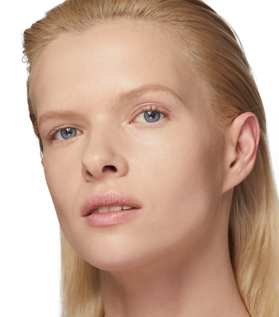 Double Wear Stay-in-Place Foundation SPF 10 2C1 PURE BEIGE Image 2