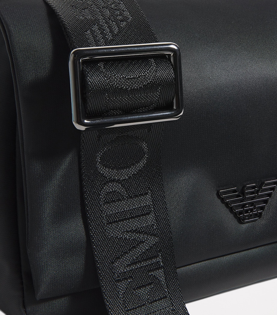 Padded Cross-Body Bag UC001 Image 4