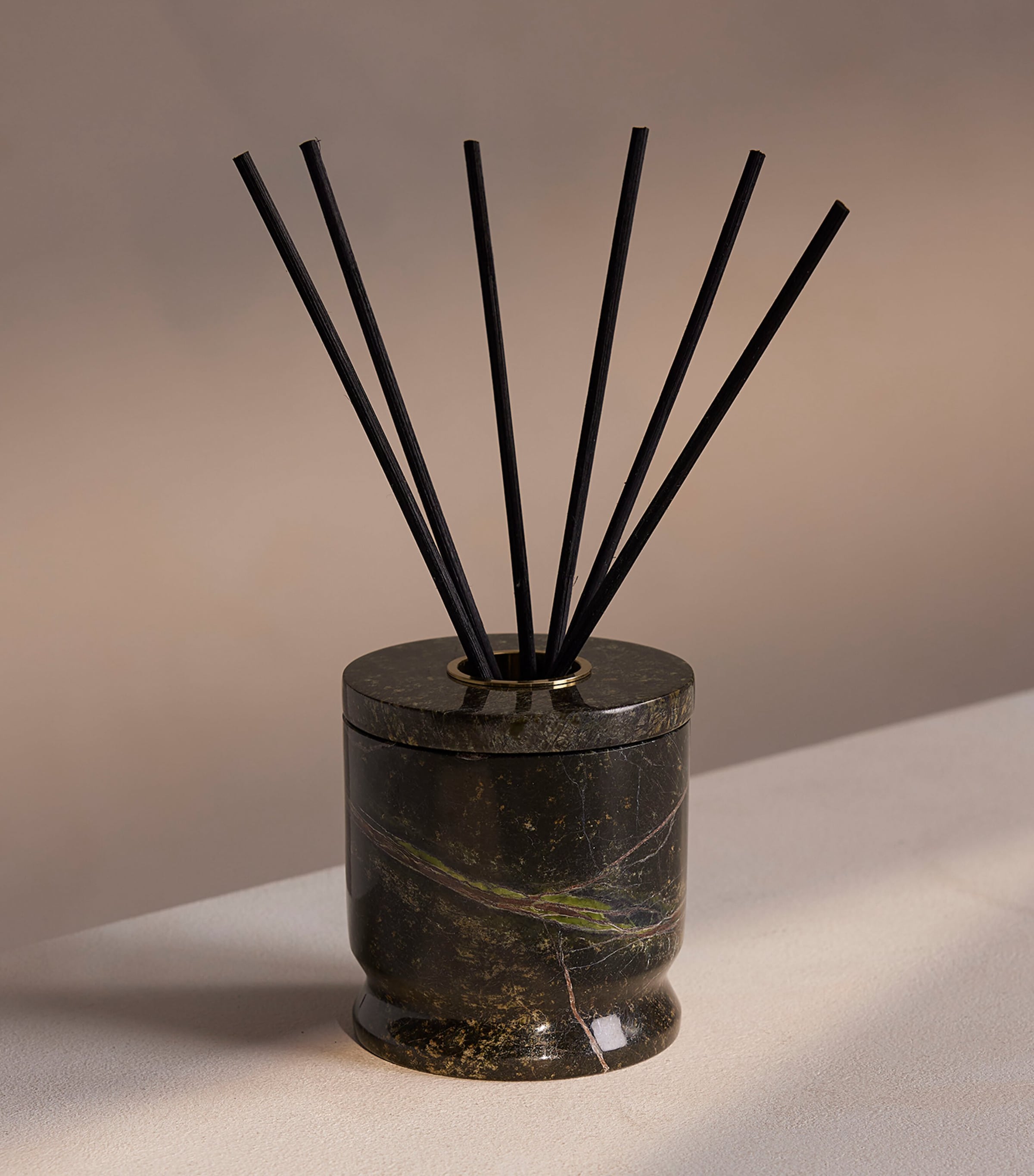 Leather & Oud Diffuser (150ml) NO COLOUR Image 2