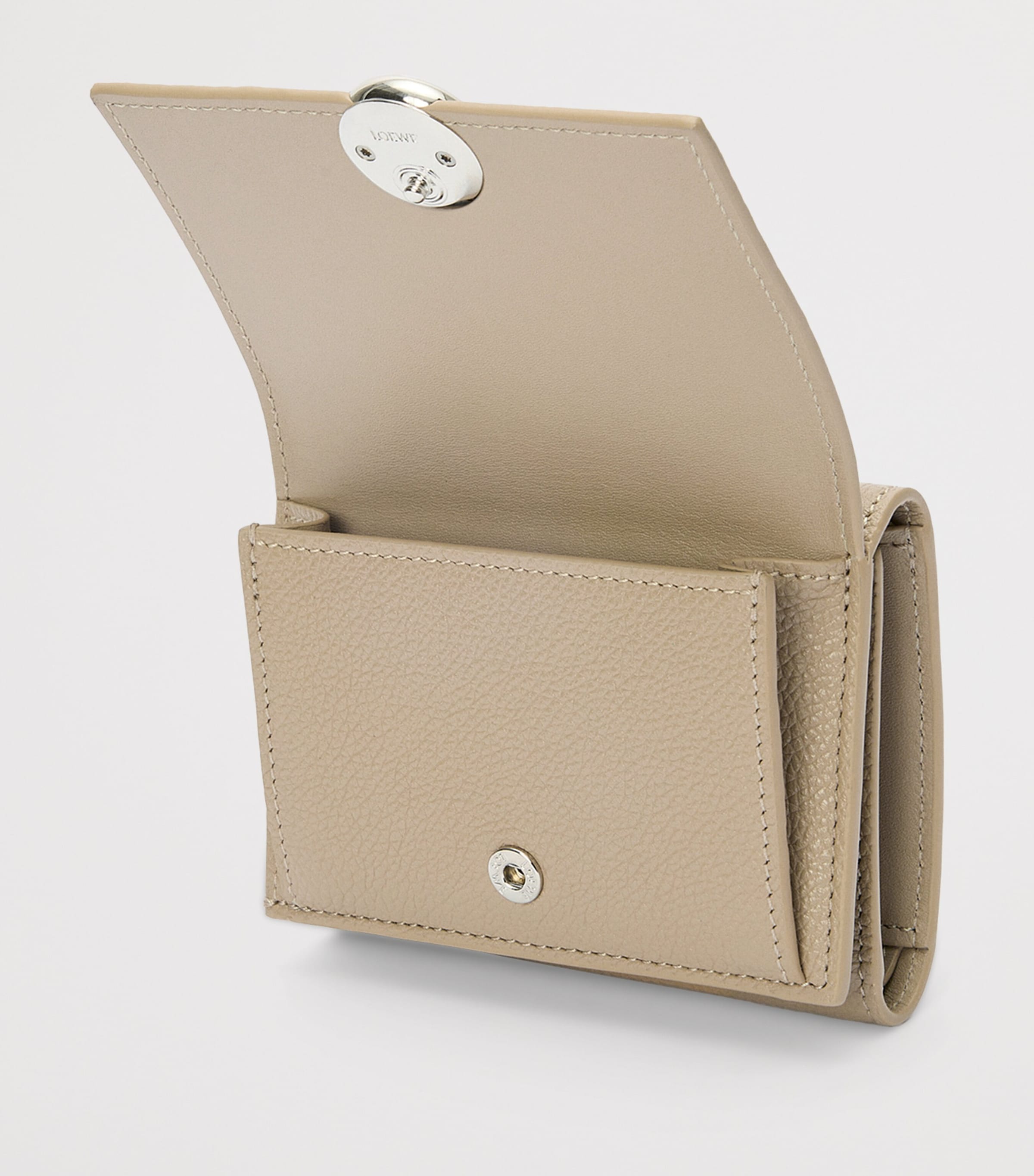 【LOEWE】ぺブル レザーウォレット LOEWE Leather Pebble Wallet | Harrods US
