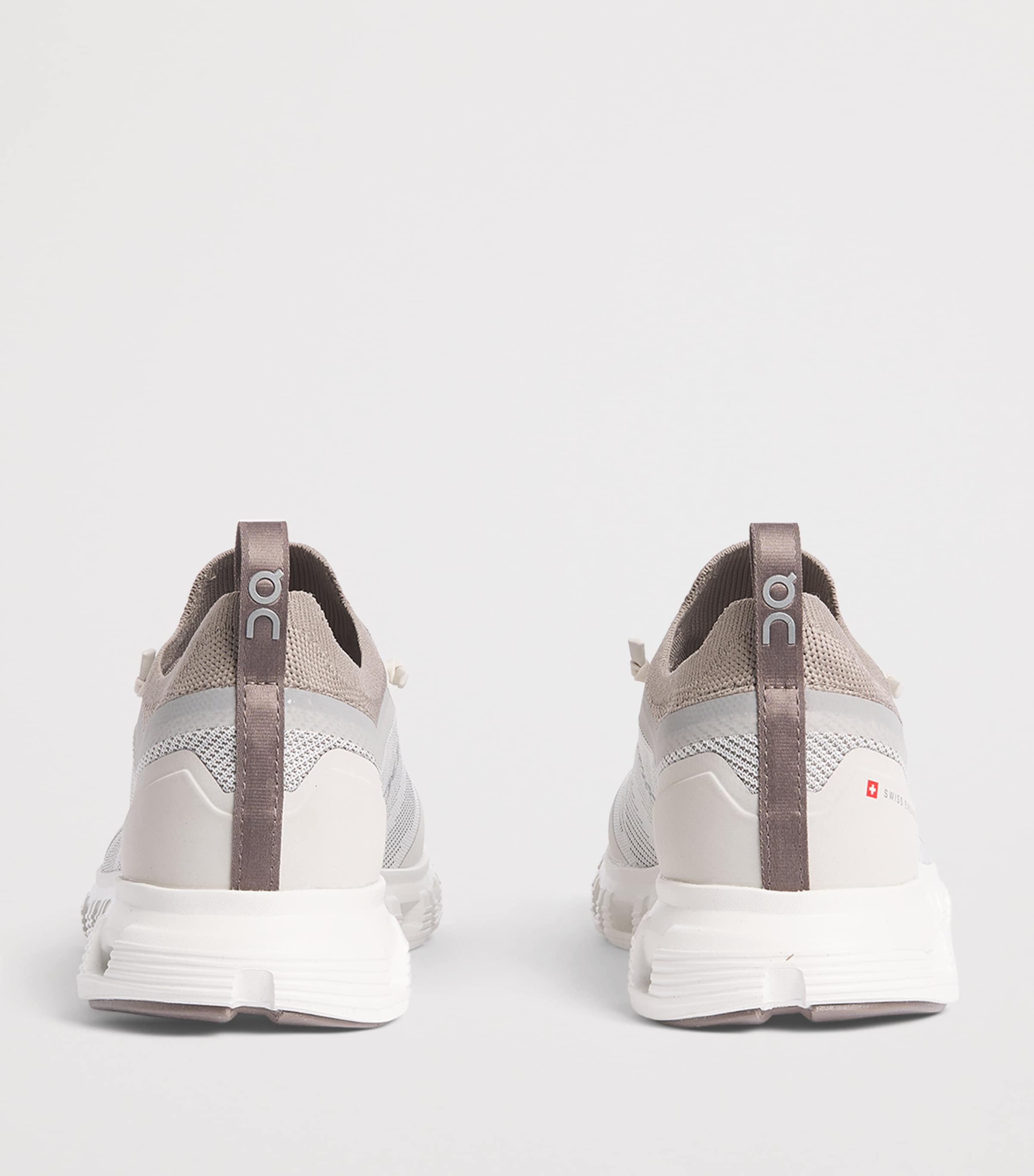 On Womens Cloud 6 Versa Trainers Pearl | Cinder Image 3