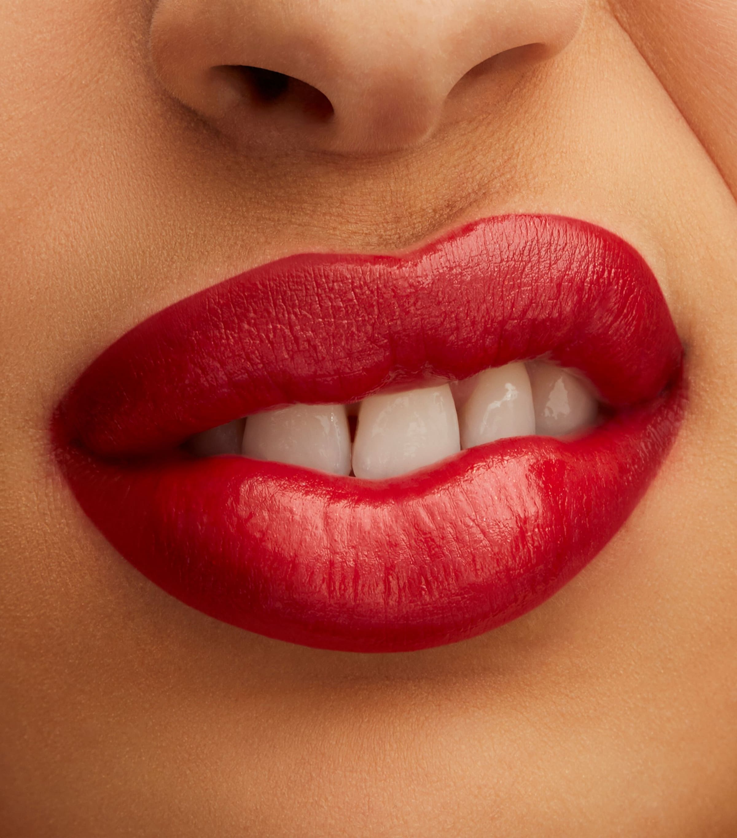 Lustreglass Sheer-Shine Lipstick LADY BUG Image 6