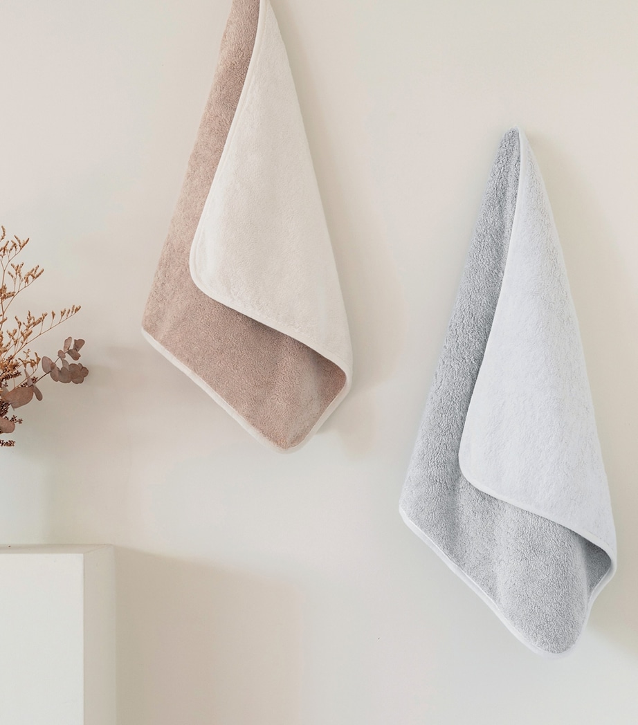 Egyptian Cotton Bicolore Face Cloth (30cm x 30cm) WHITE/CLOUD Image 5