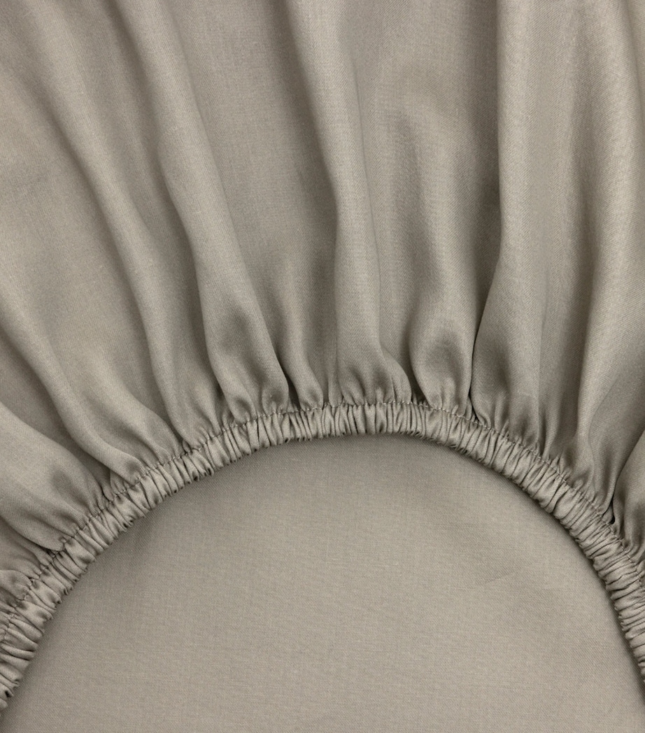 Yves Delorme Triomphe Kaki Super King Fitted Sheet (180cm x 200cm) Kaki Image 3