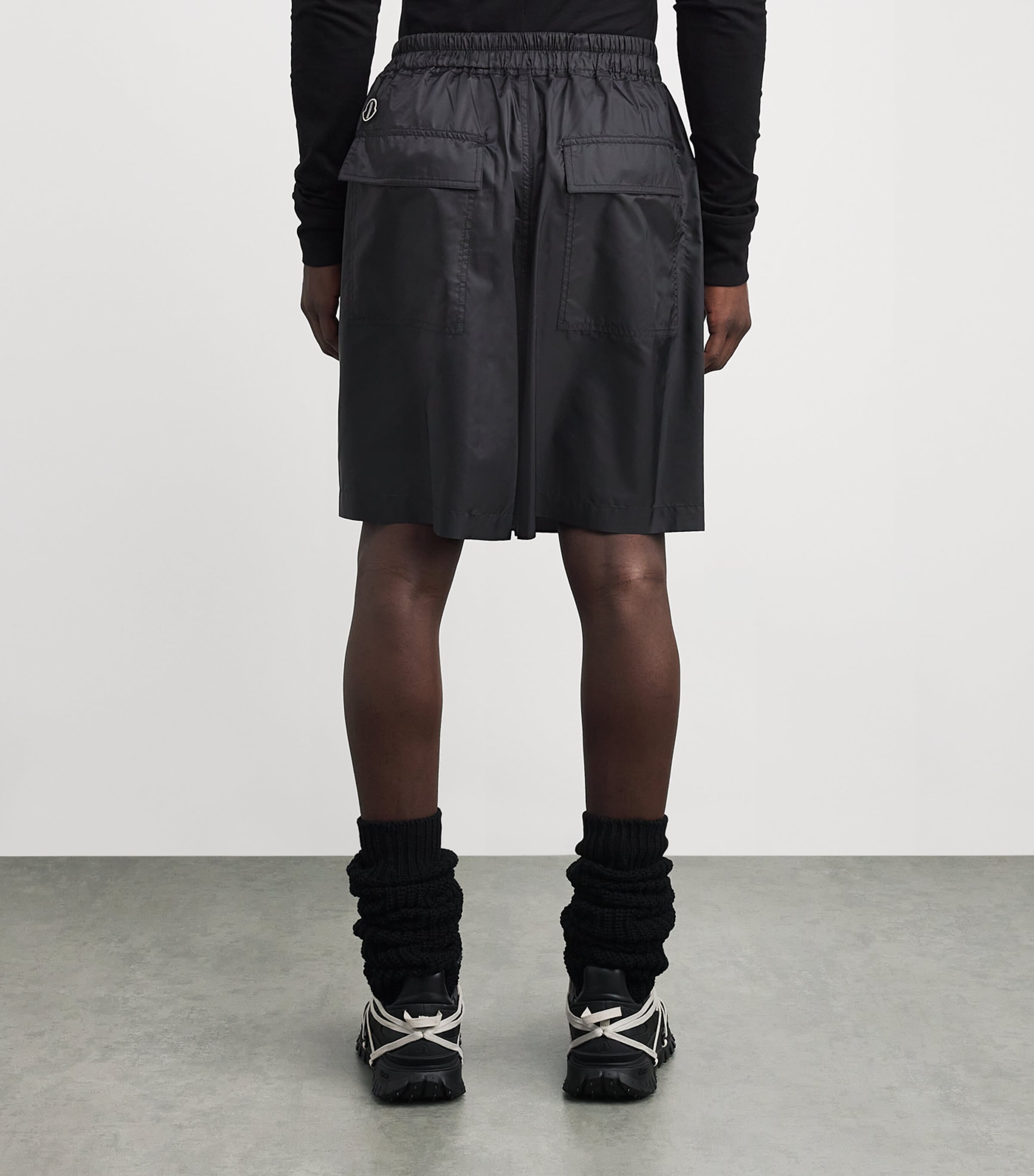 x Moncler Temple Kilt Shorts 999 - BLACK Image 4