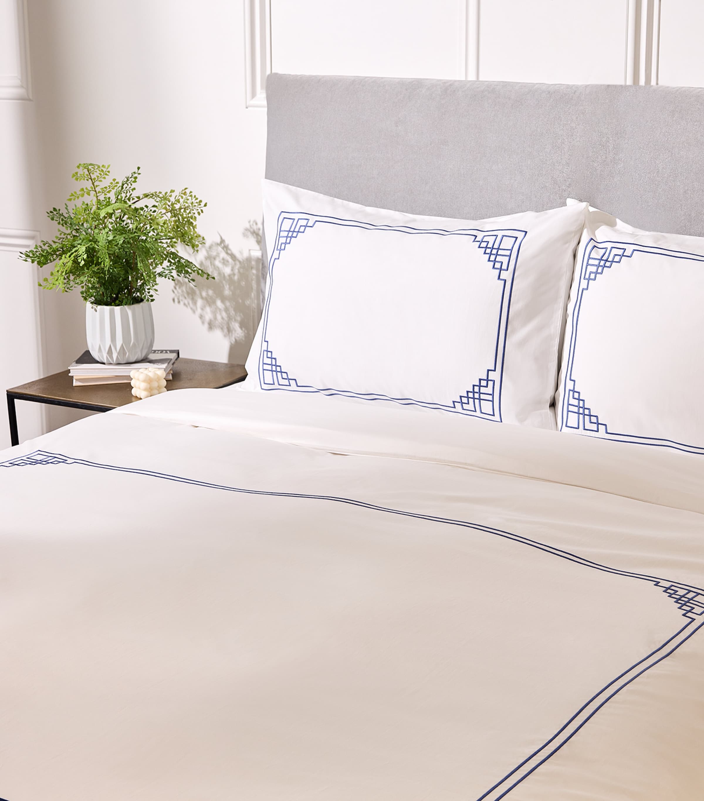 Peter Reed Trawden King Duvet Cover Set (230cm x 220cm) White Image 3