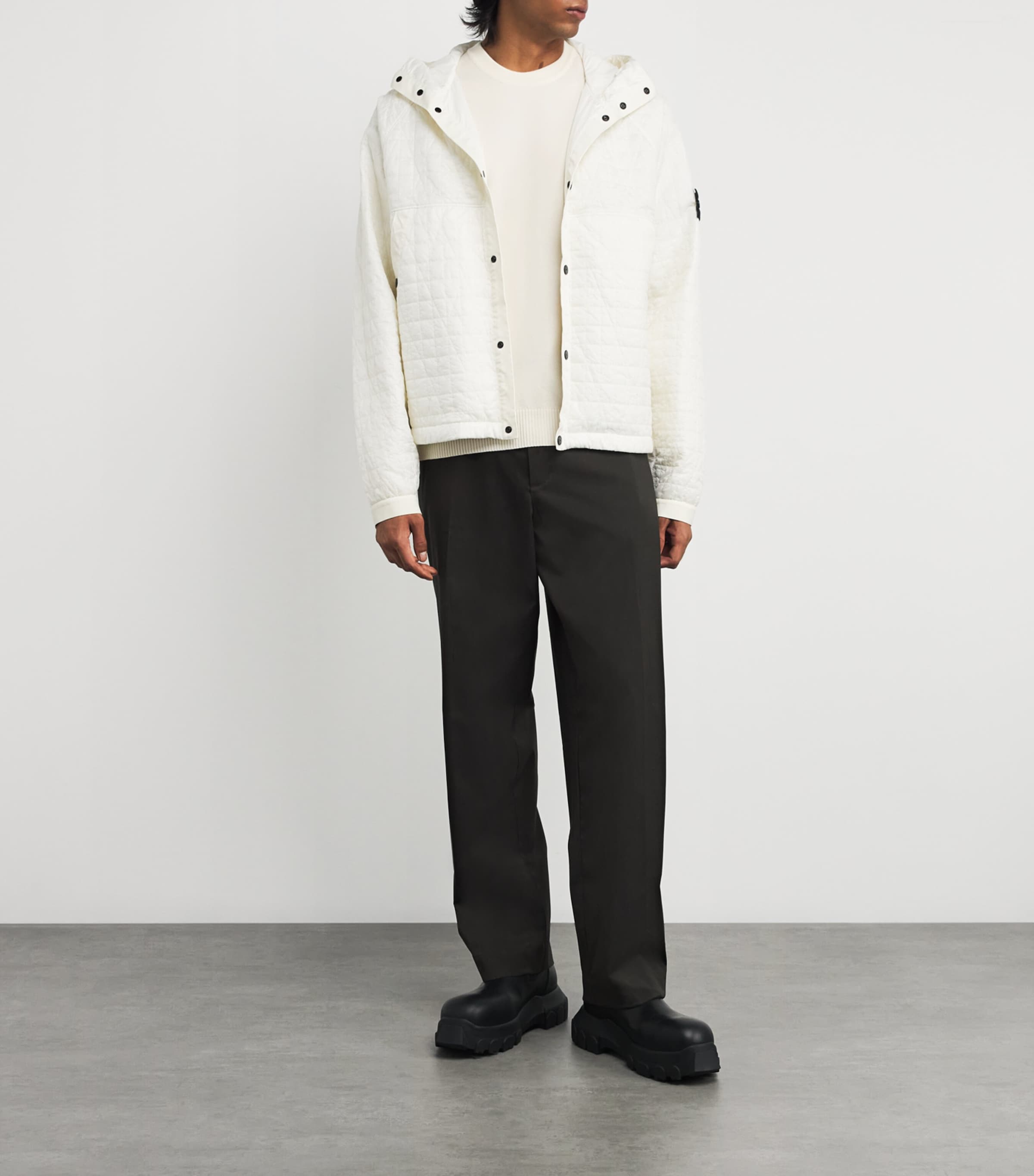 Wool-Blend Crew-Neck Sweater V0093 Image 2