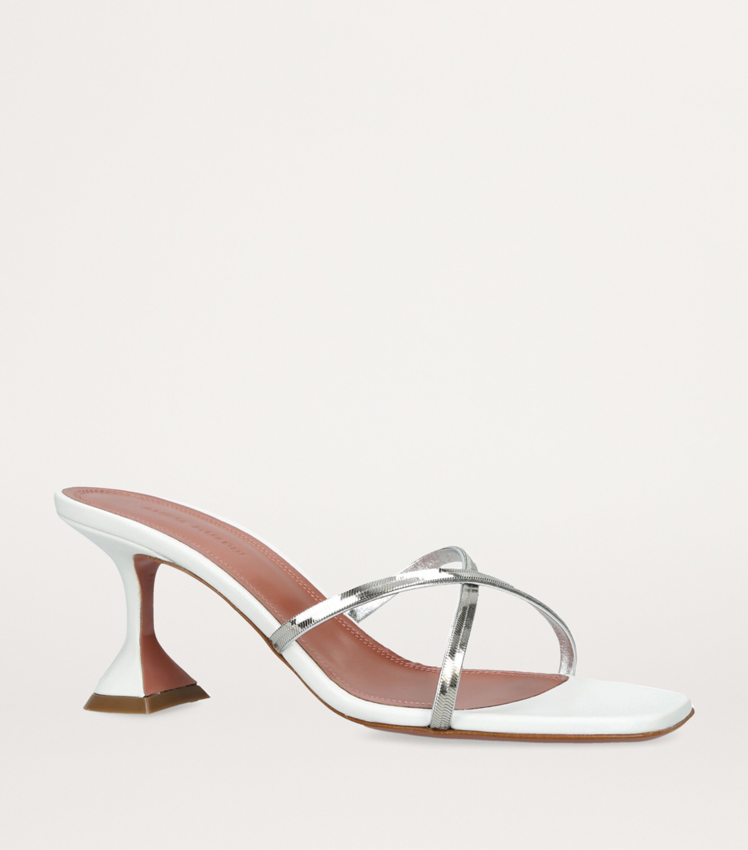 【関税込み】Amina Muaddi ホワイト Henson ヒールサンダル P00938746.jpg