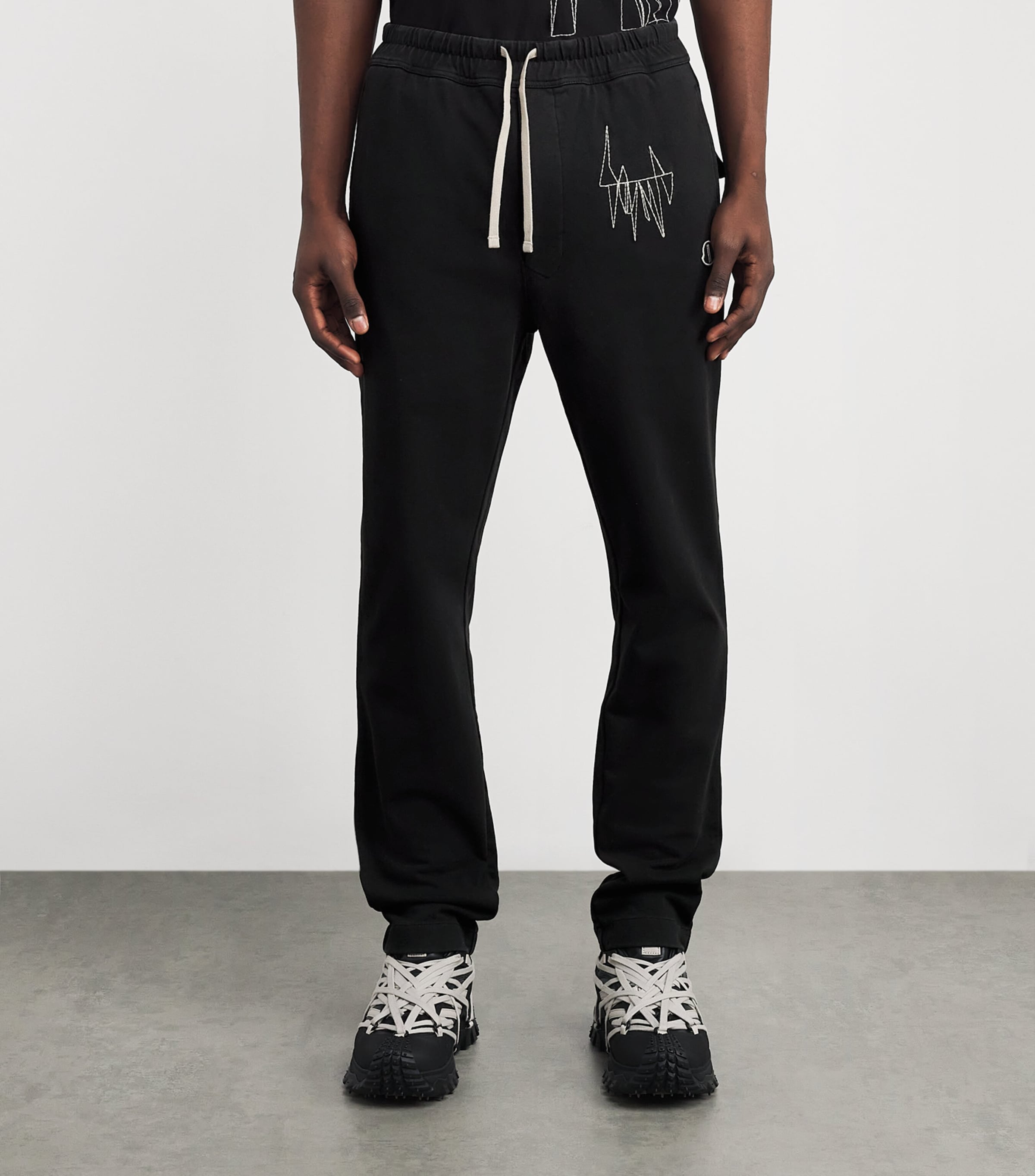 x Moncler Cotton Embroidered Straight Sweatpants 999 - BLACK Image 3