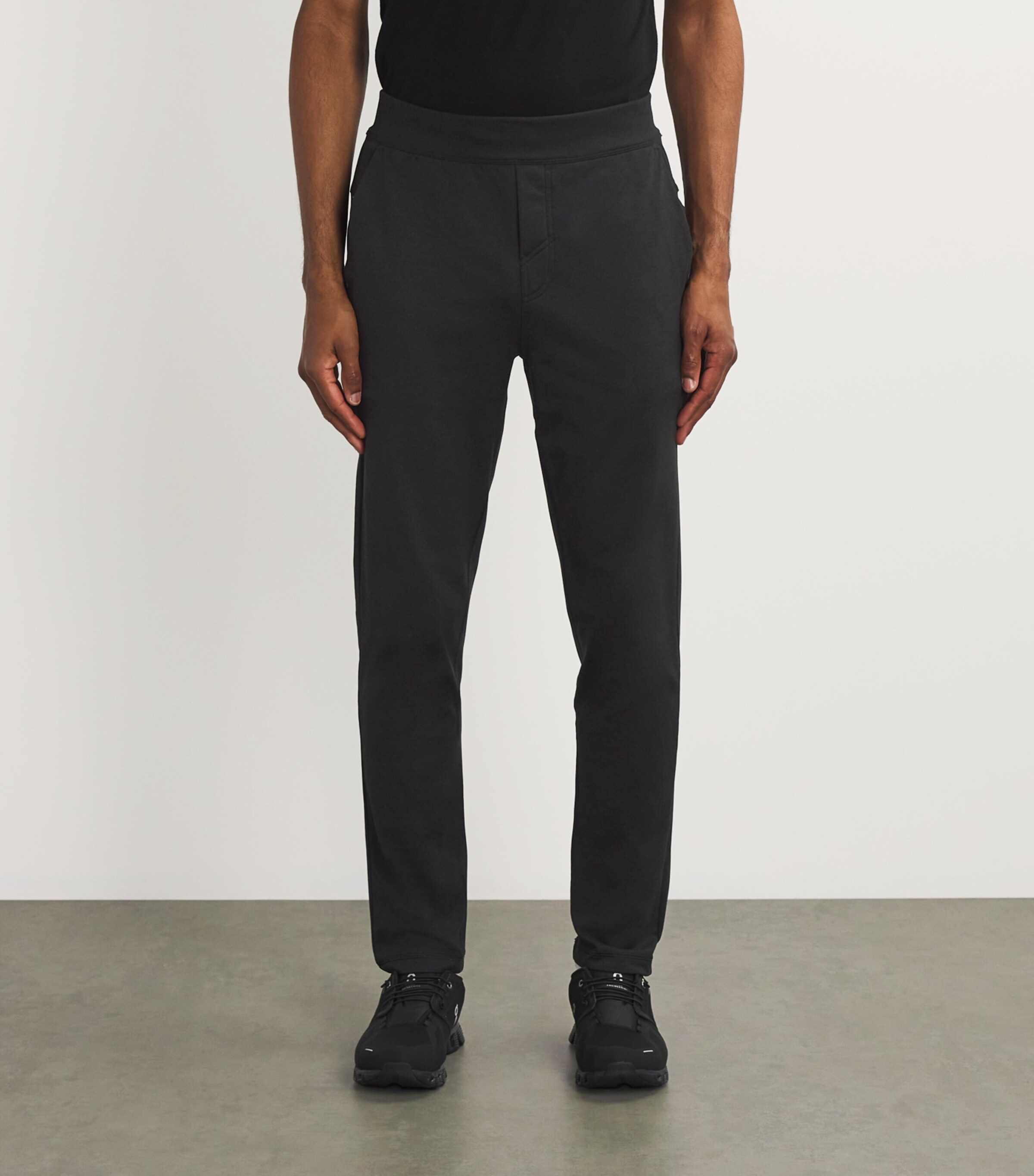 VUORI Mens Coronado Sweatpants Black Heather Hbk Image 3