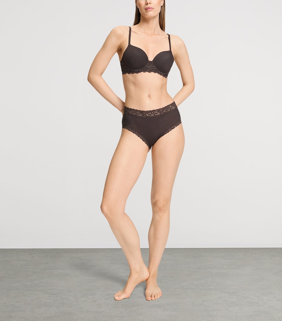 Hanro Womens Moments Maxi Briefs Dark Mocha Image 2