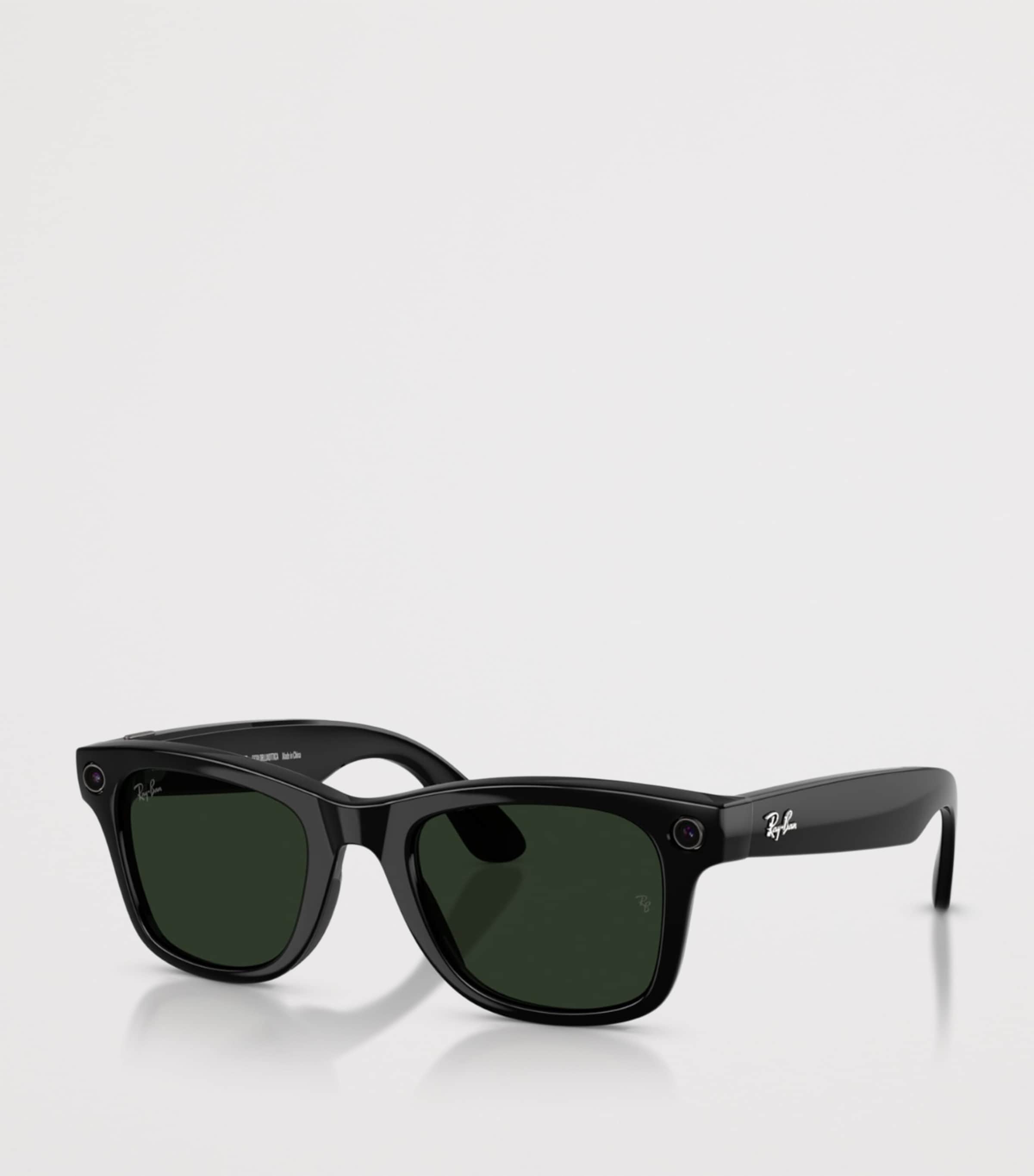 Ray-Ban Meta Wayfarer AI Sunglasses Image 6
