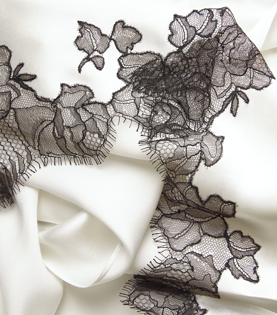 Silk Lace-Detail Short Robe PEARL/EBENE Image 5