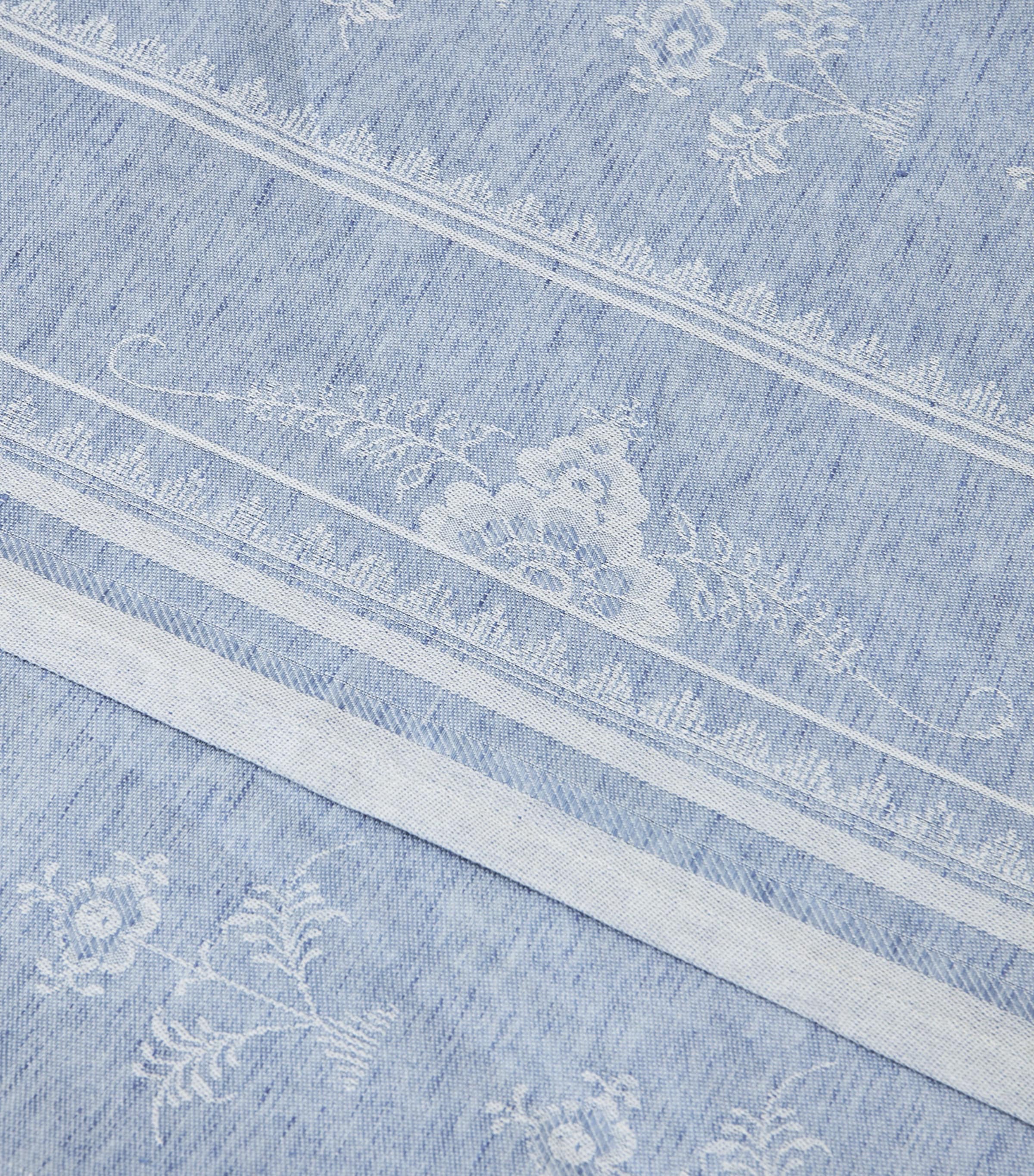 Royal Copenhagen Jacquard Heritage Tablecloth (145cm x 270cm) Blue Image 3