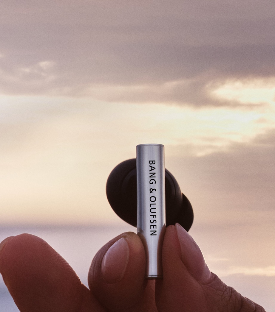 Beo Grace Wireless Earbuds NATURAL ALUMINIUM Image 12