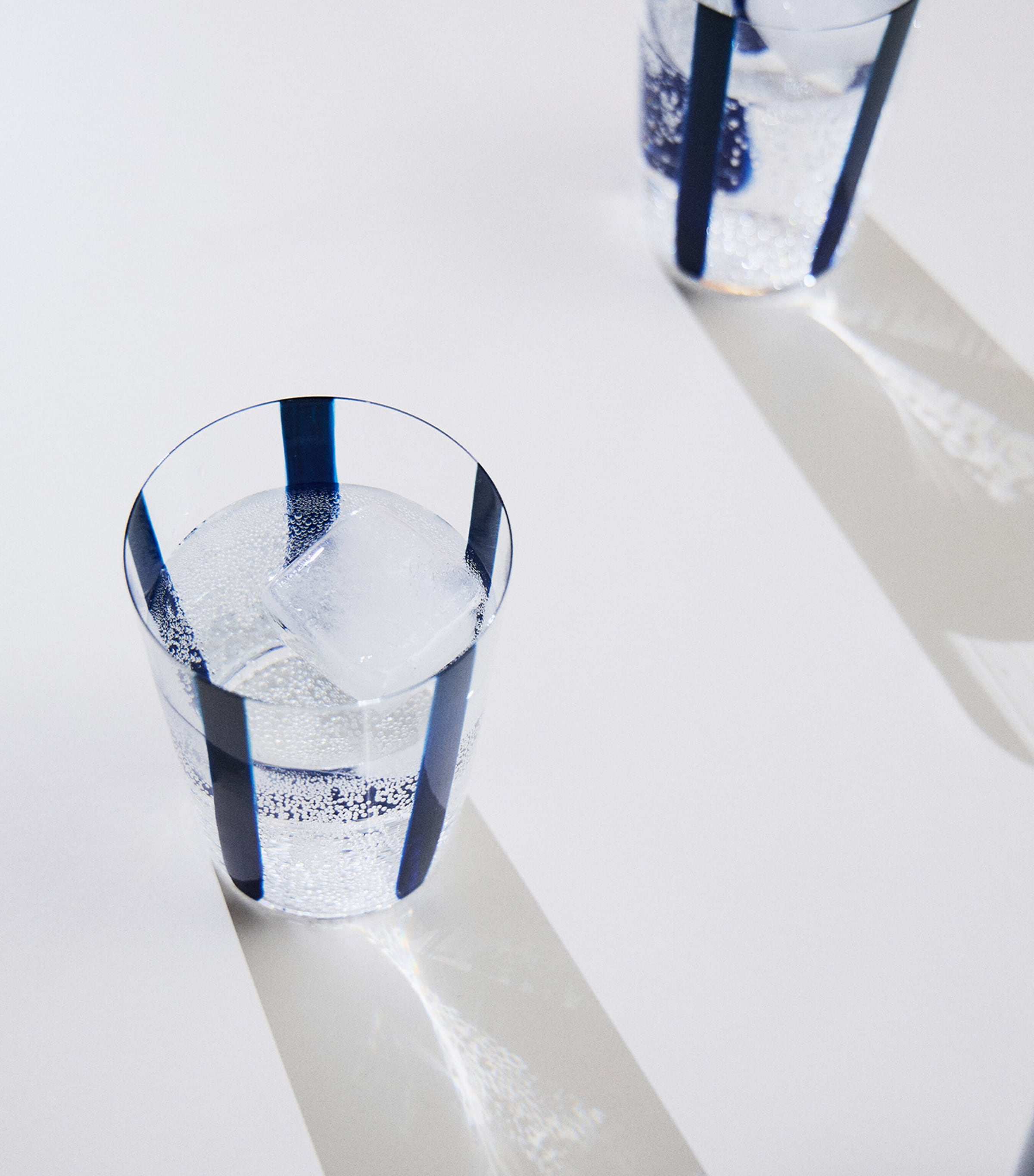 Set of 4 Nova Stripe Tumblers (500ml) NAVY / CLEAR Image 5