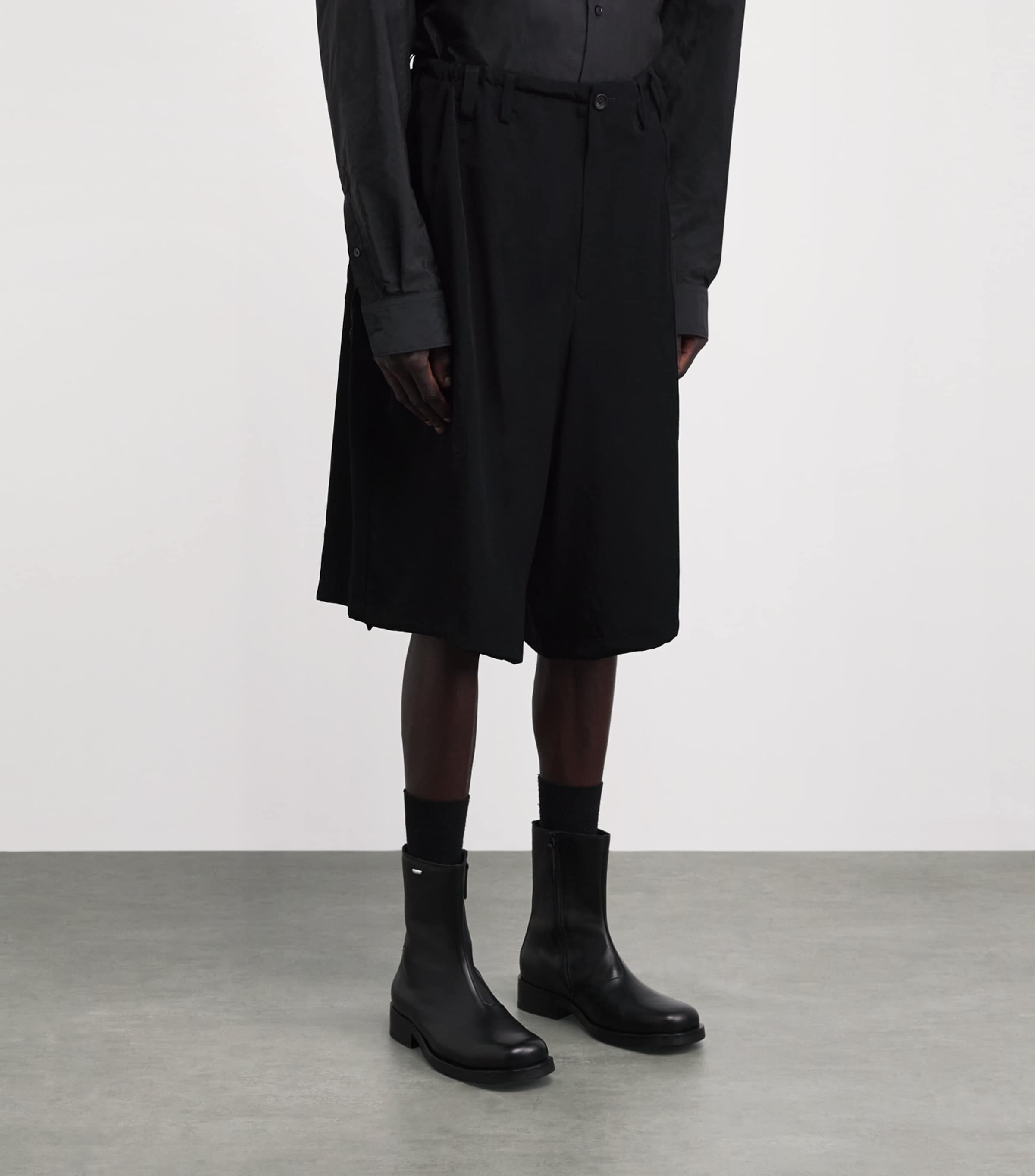 Yohji Yamamoto Mens Crepe Chino Shorts Black Image 4