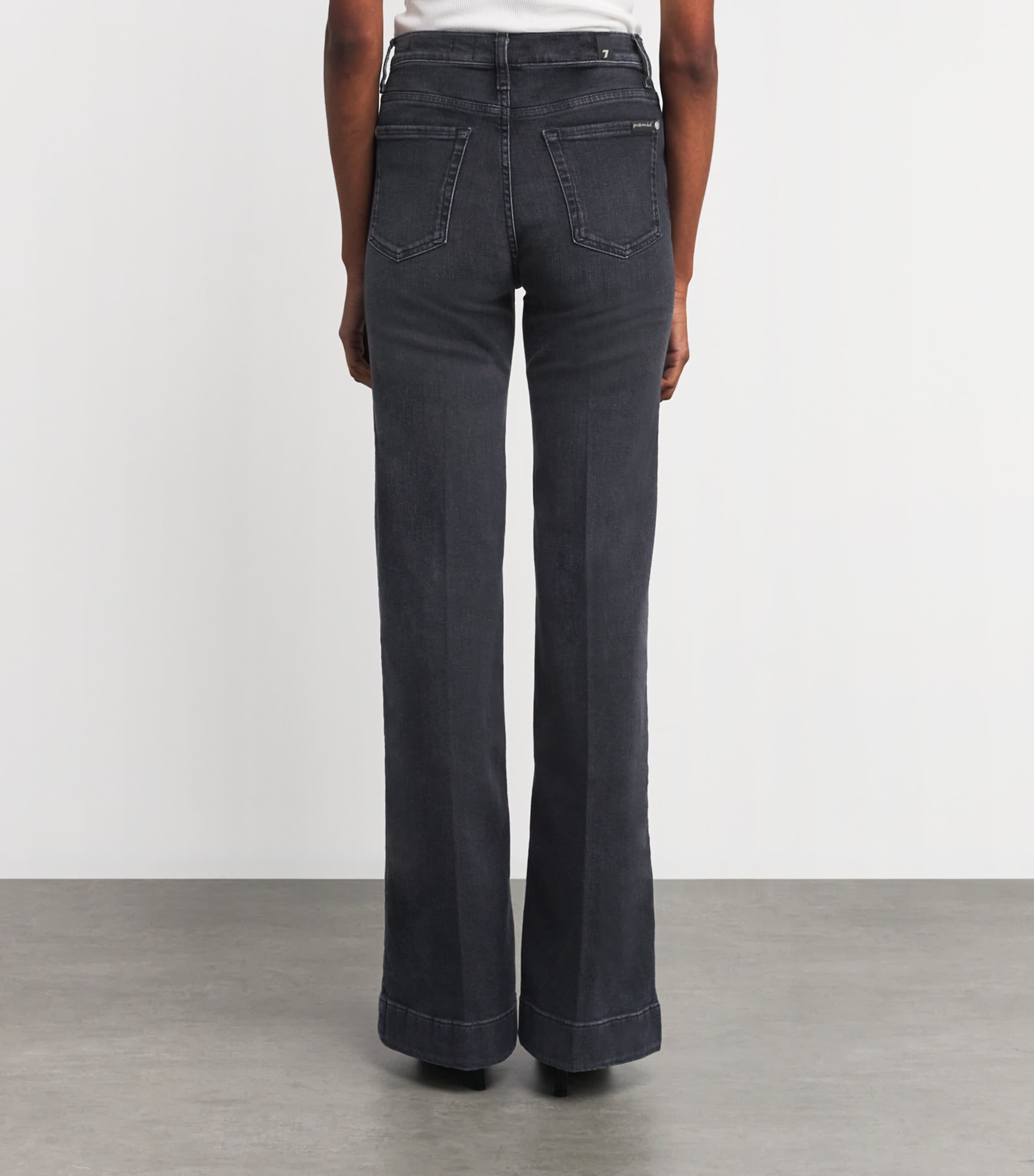 Modern Dojo Soho Flared Jeans U71NS Image 4