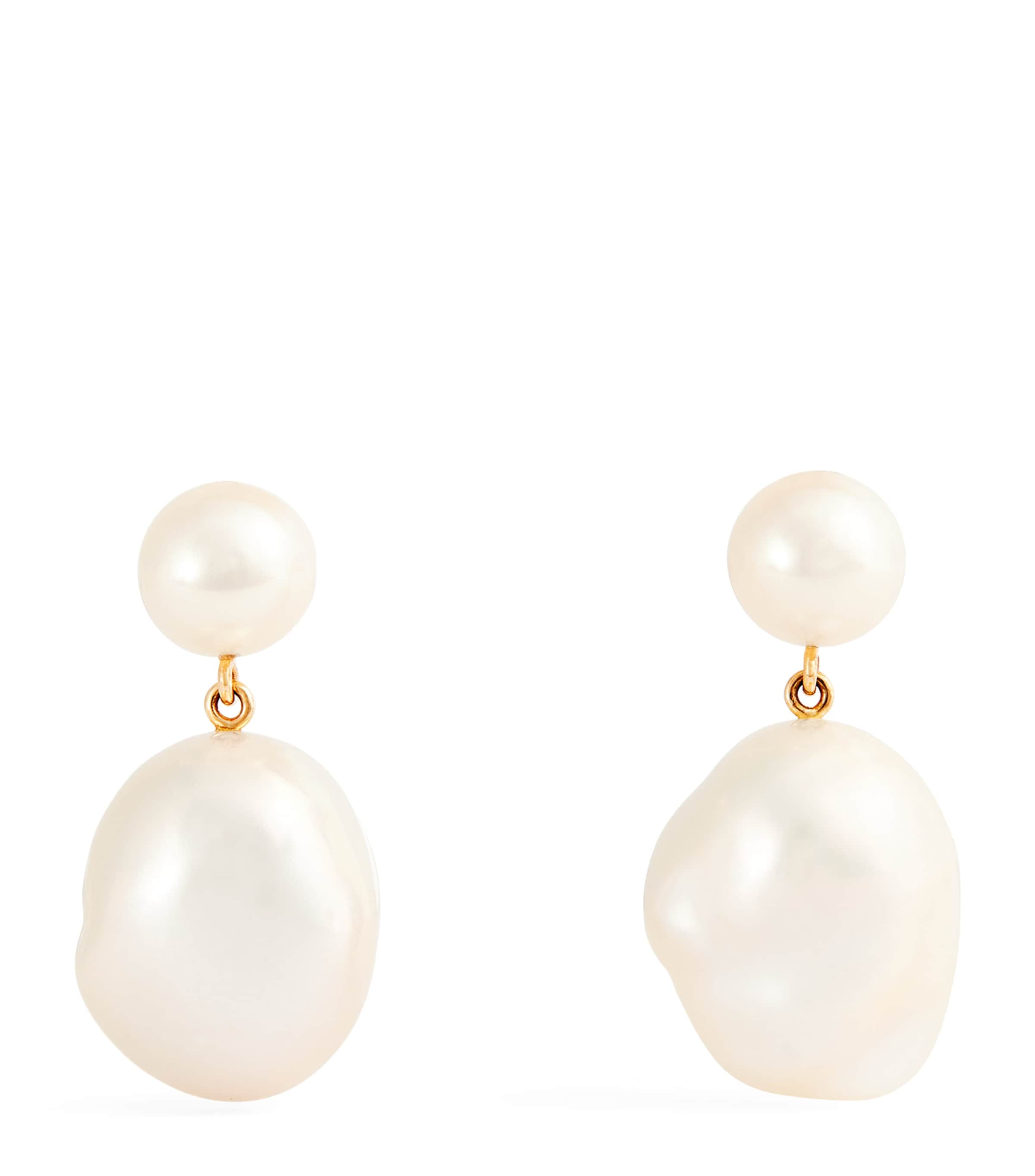 Sophie Bille Brahe Yellow Gold and Pearl Venus Blanc Earrings | Fine Jewellery | Fine Earrings | Drop Earrings | Designers | Sophie Bille Brahe