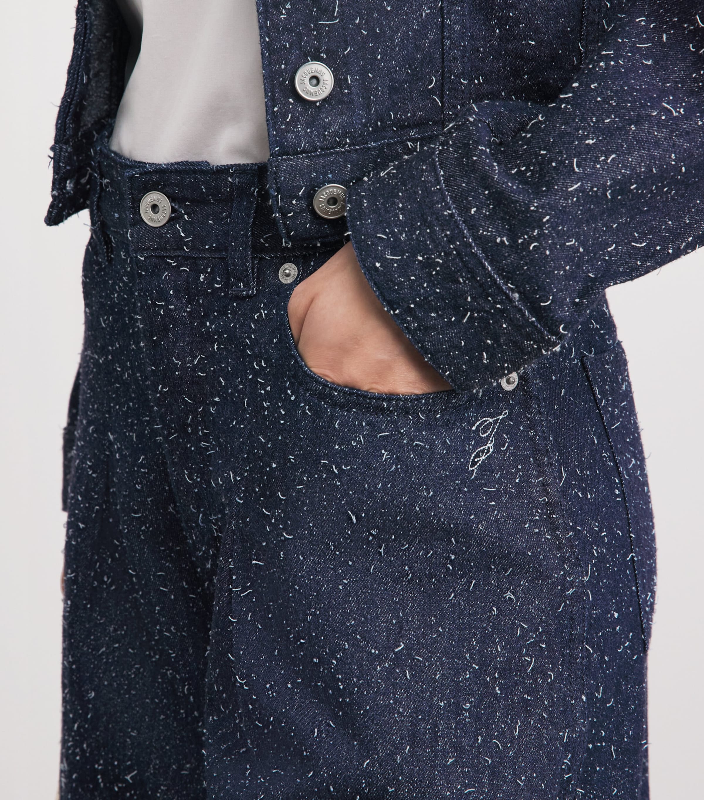 Jacquemus Womens Embroidered Ovalo Barrel-Leg Jeans Navy Image 3