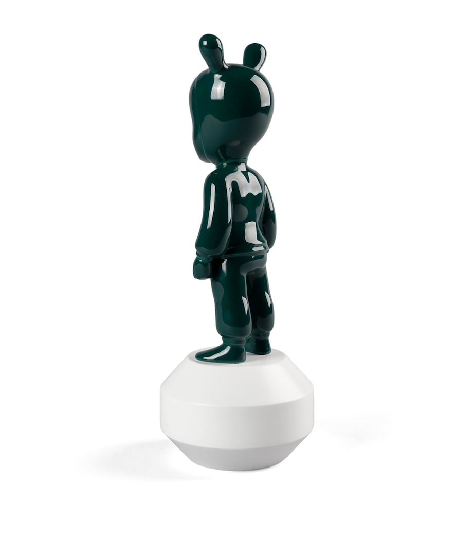Lladró The Guest Sculpture White & Green Image 3