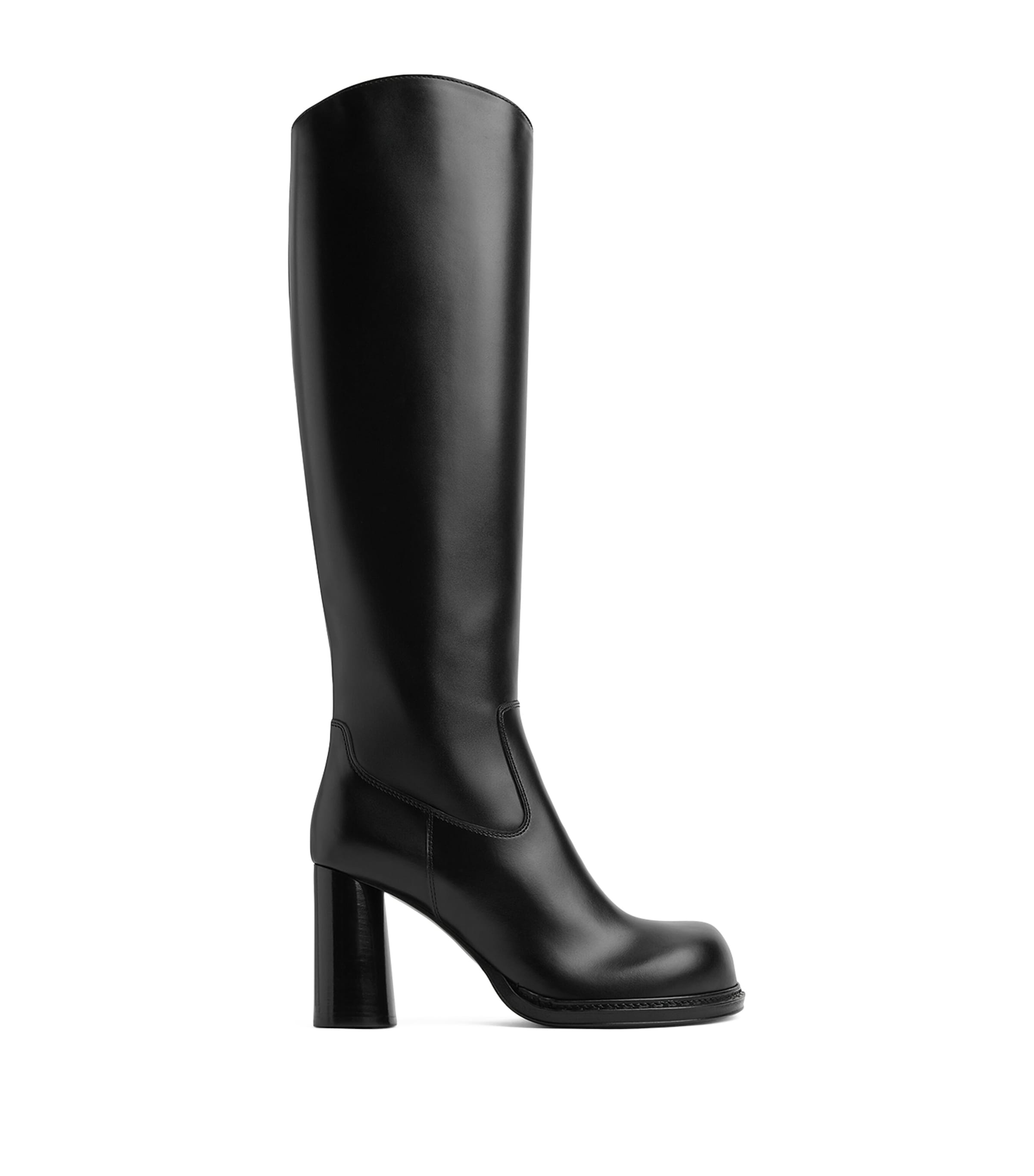 ロングブーツ BOTTEGA VENETA Black Leather Cliff Ankle Boots Bottega Veneta Cliff Ankle Boot in Black | FWRD