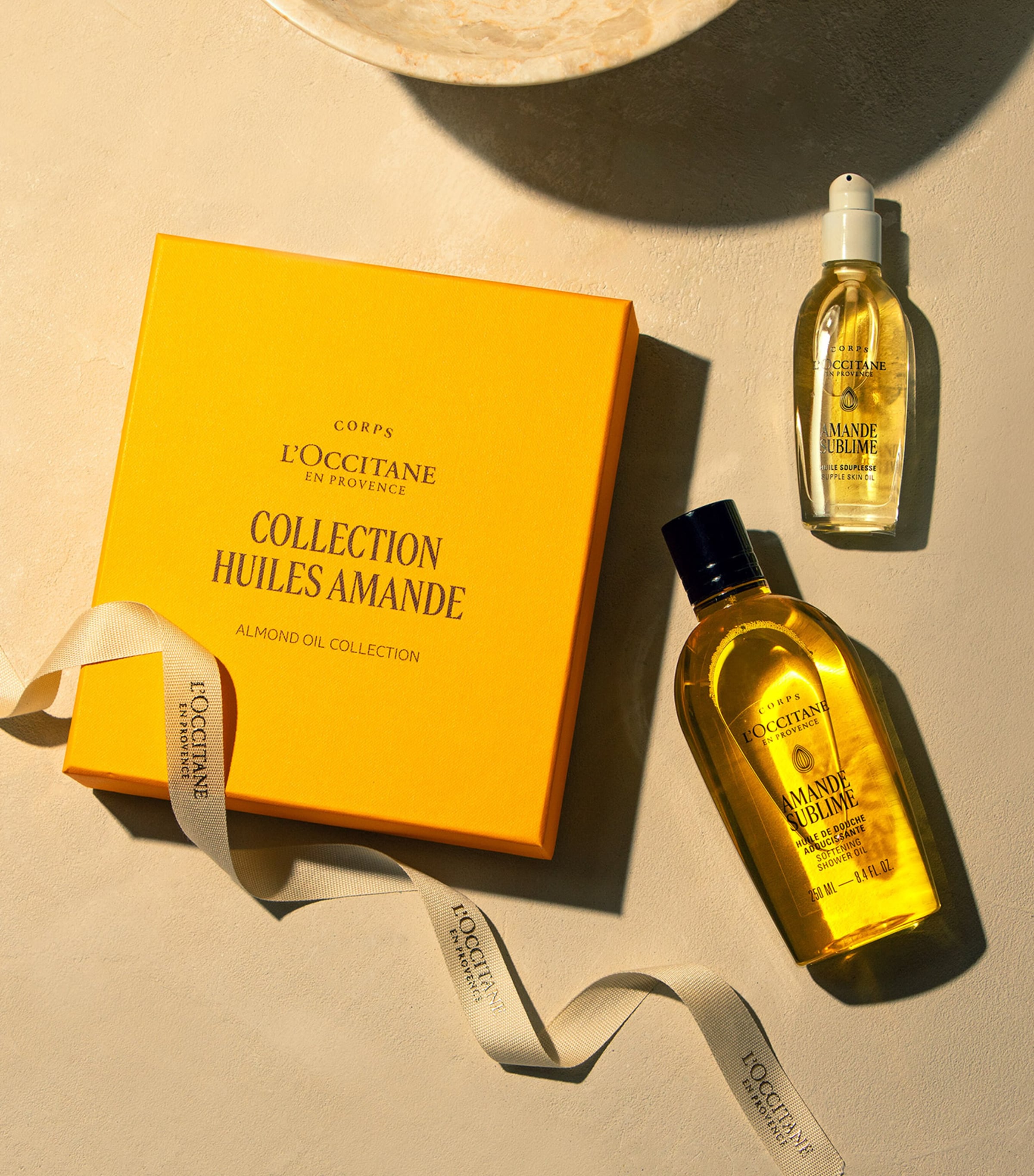 L'Occitane Almond Supple Skin Oil Gift Set (40ml) Image 2