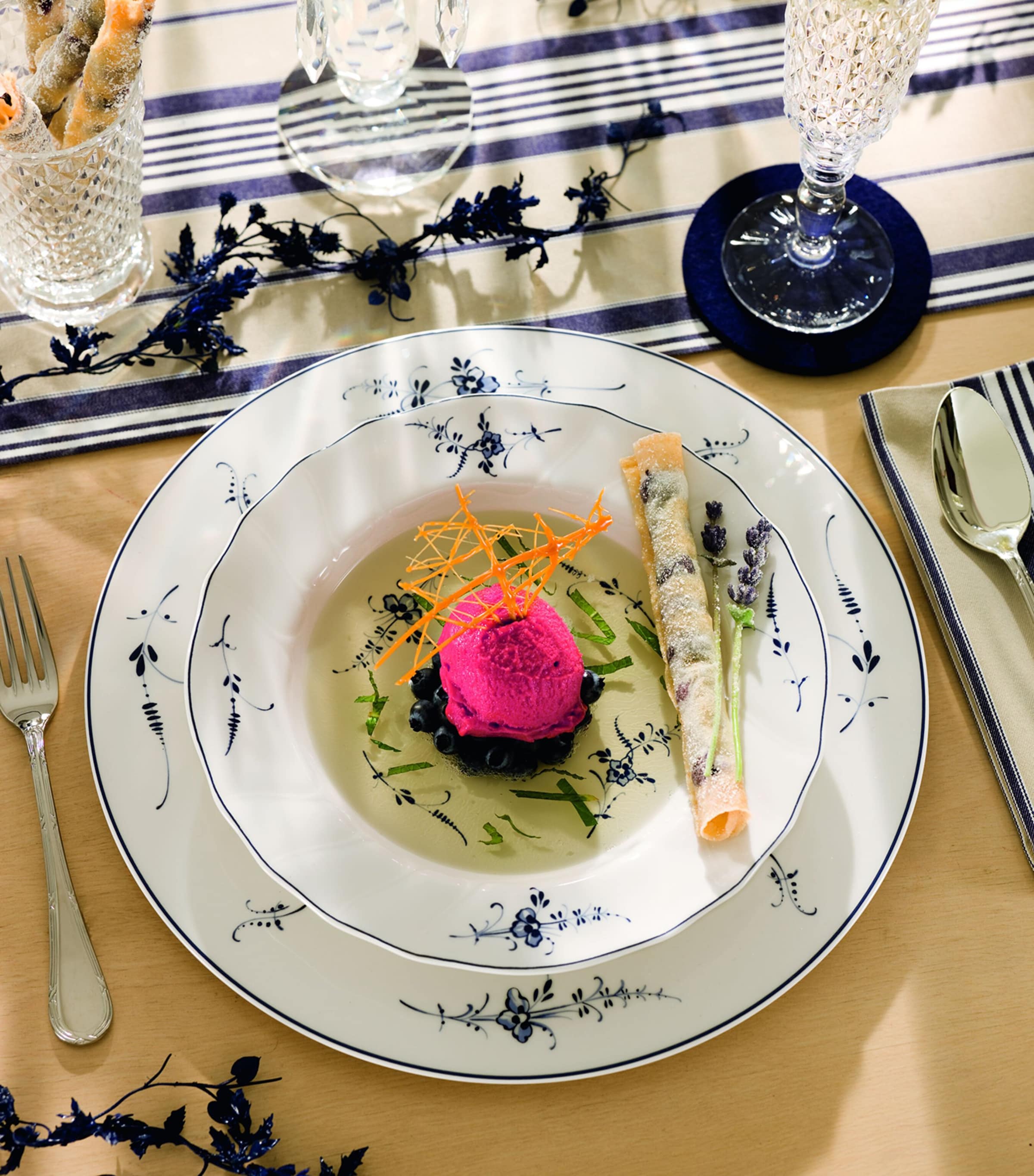 Set of 6 Old Luxembourg Deep Plates (22.5cm) WHITE Image 2