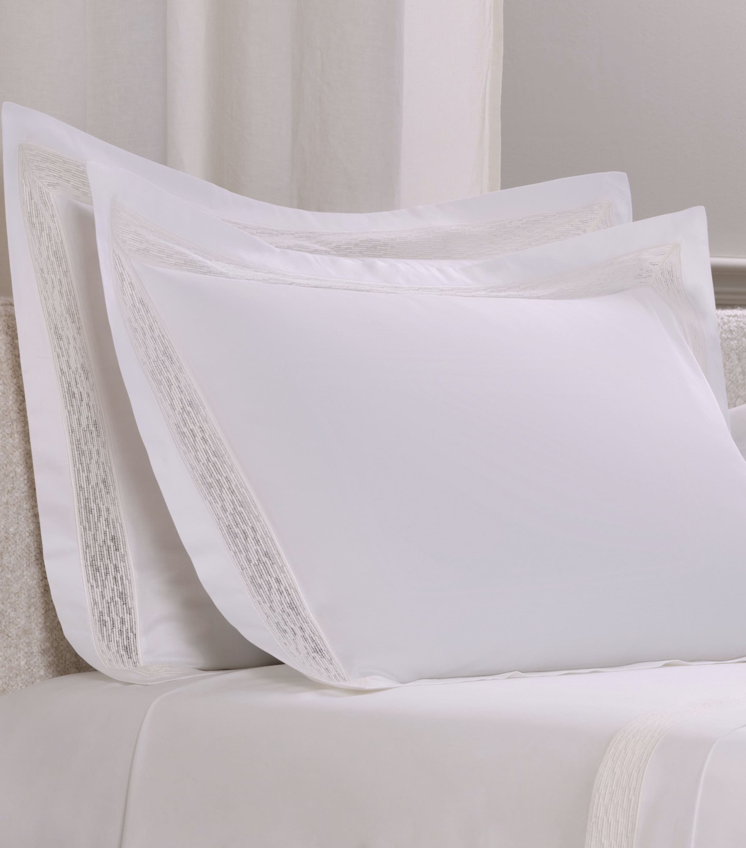 Frette Cotton Balance Lace Oxford Pillowcase (51cm x 71cm) Milk Image 1
