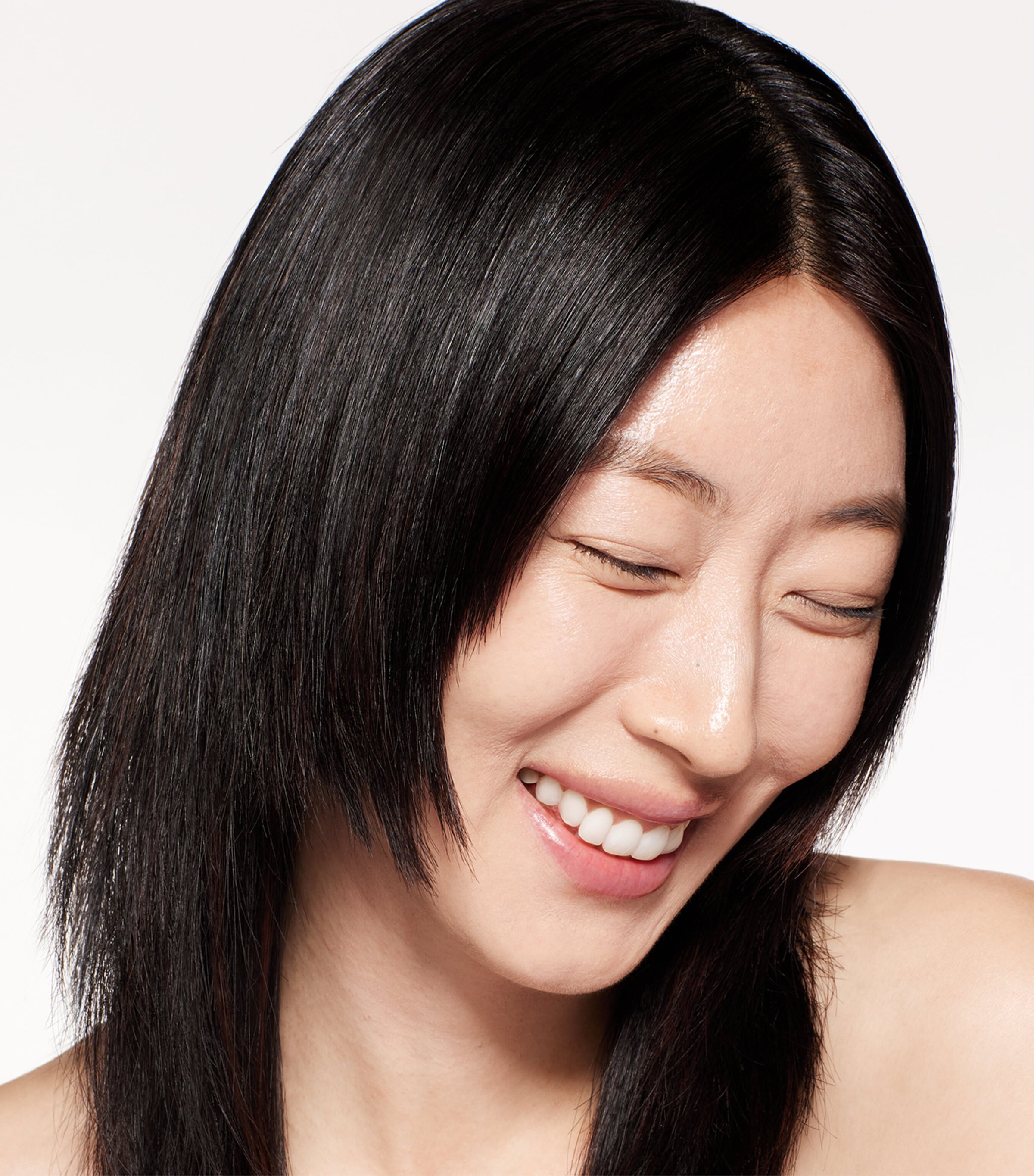 Revitalessence Skin Glow Foundation SPF 30 150 LACE Image 3