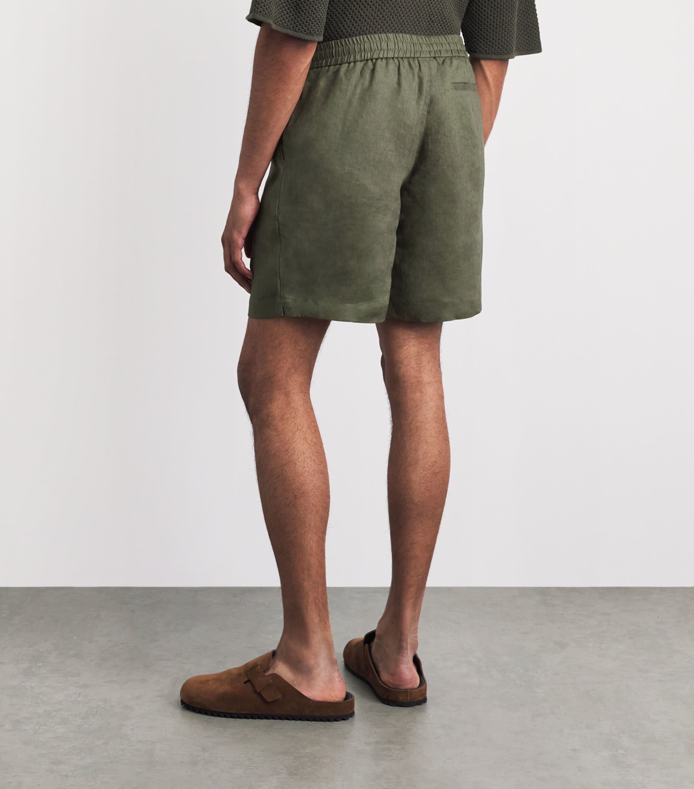 CHÉ Mens Linen Relaxed Shorts Khaki Image 5