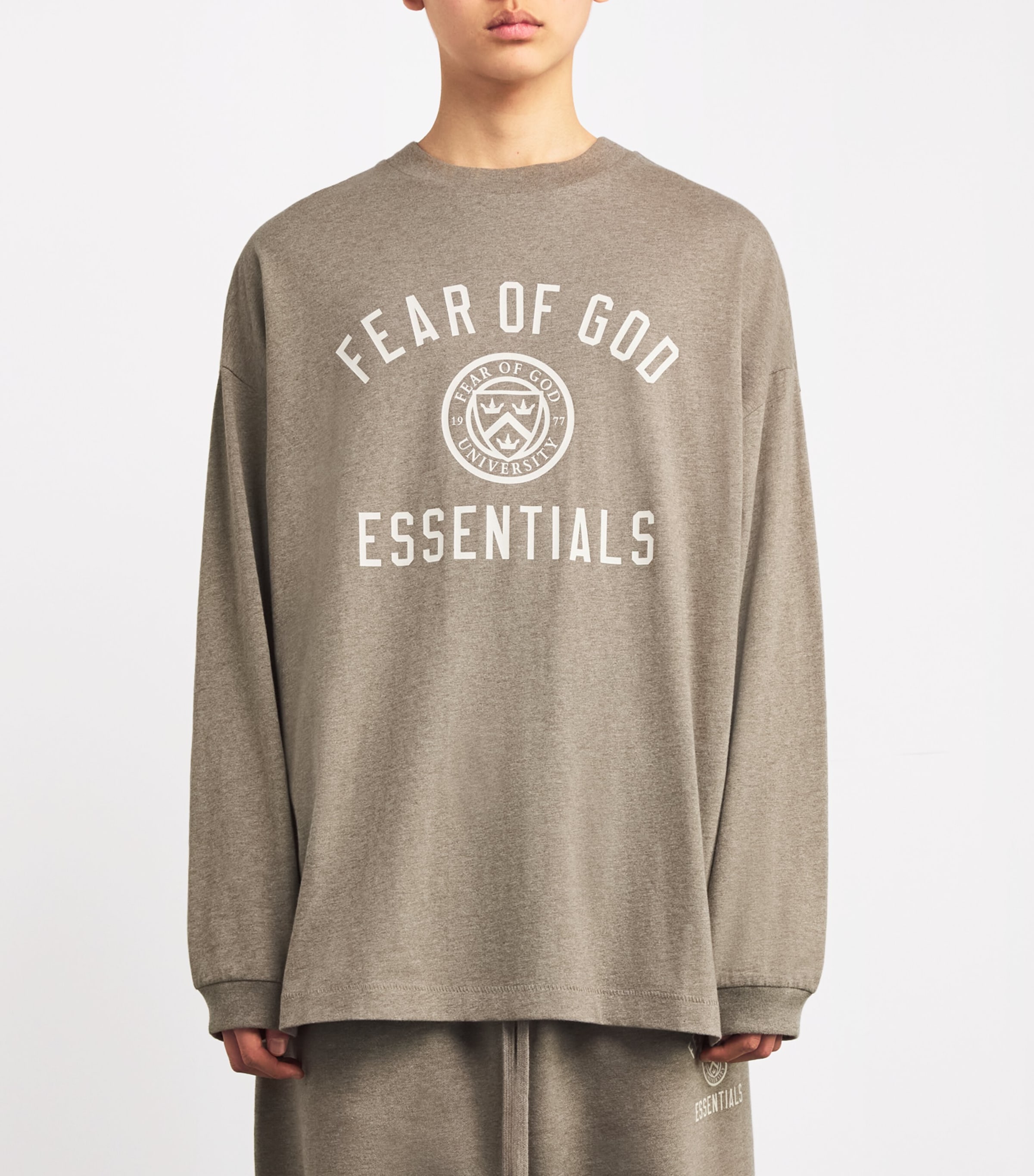 FEAR OF GOD ESSENTIALS Mens Long-Sleeve University Crest Logo T-Shirt Heather Gray Image 3