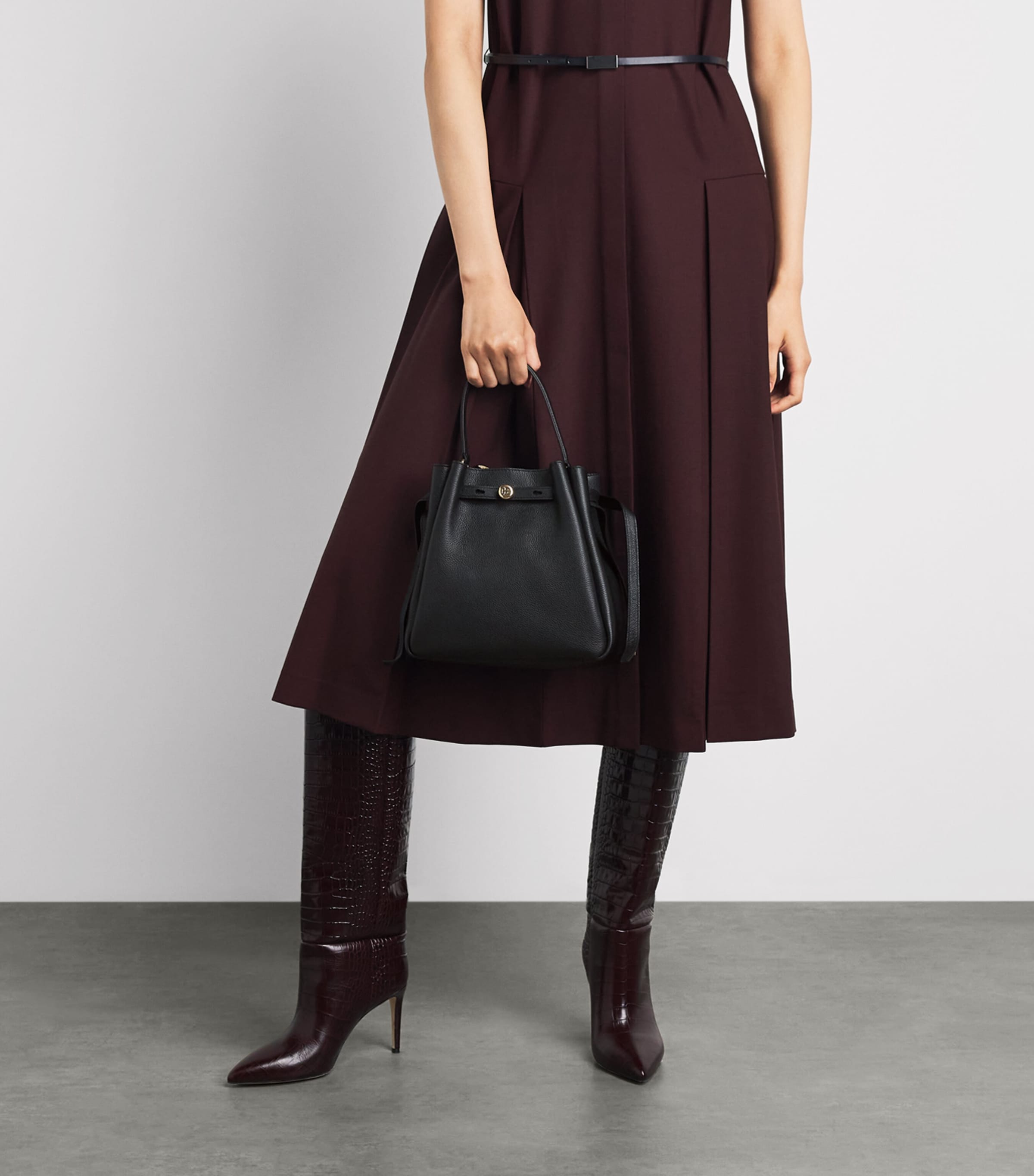 Tory Burch Leather Romy Bucket Bag Black Image 4