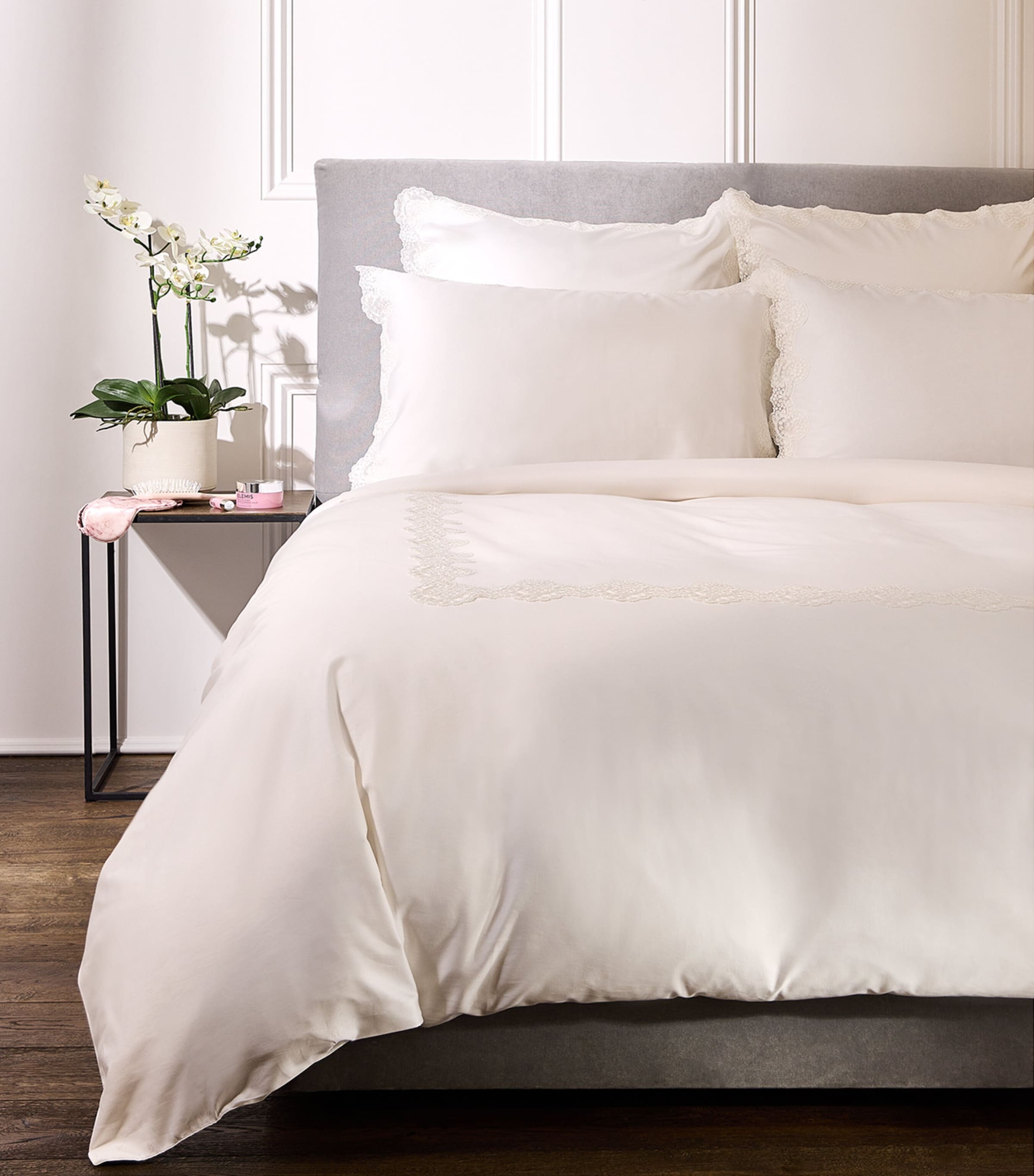 Harrods Of London Éventail Oxford Pillowcase Pair In Ivory