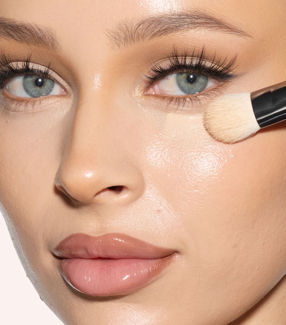 Undereye Buff Brush NO COLOUR Image 2