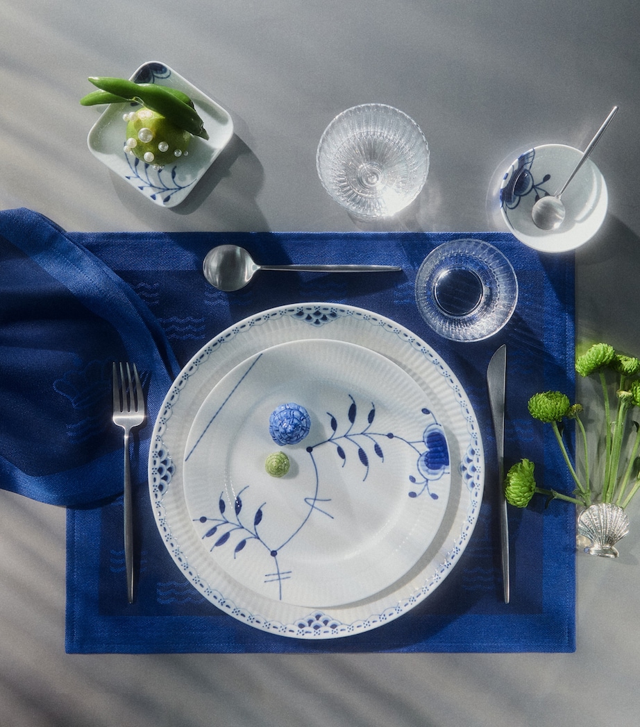 Set of 2 Jacquard Waves Napkins (45cm x 45cm) BLUE Image 2