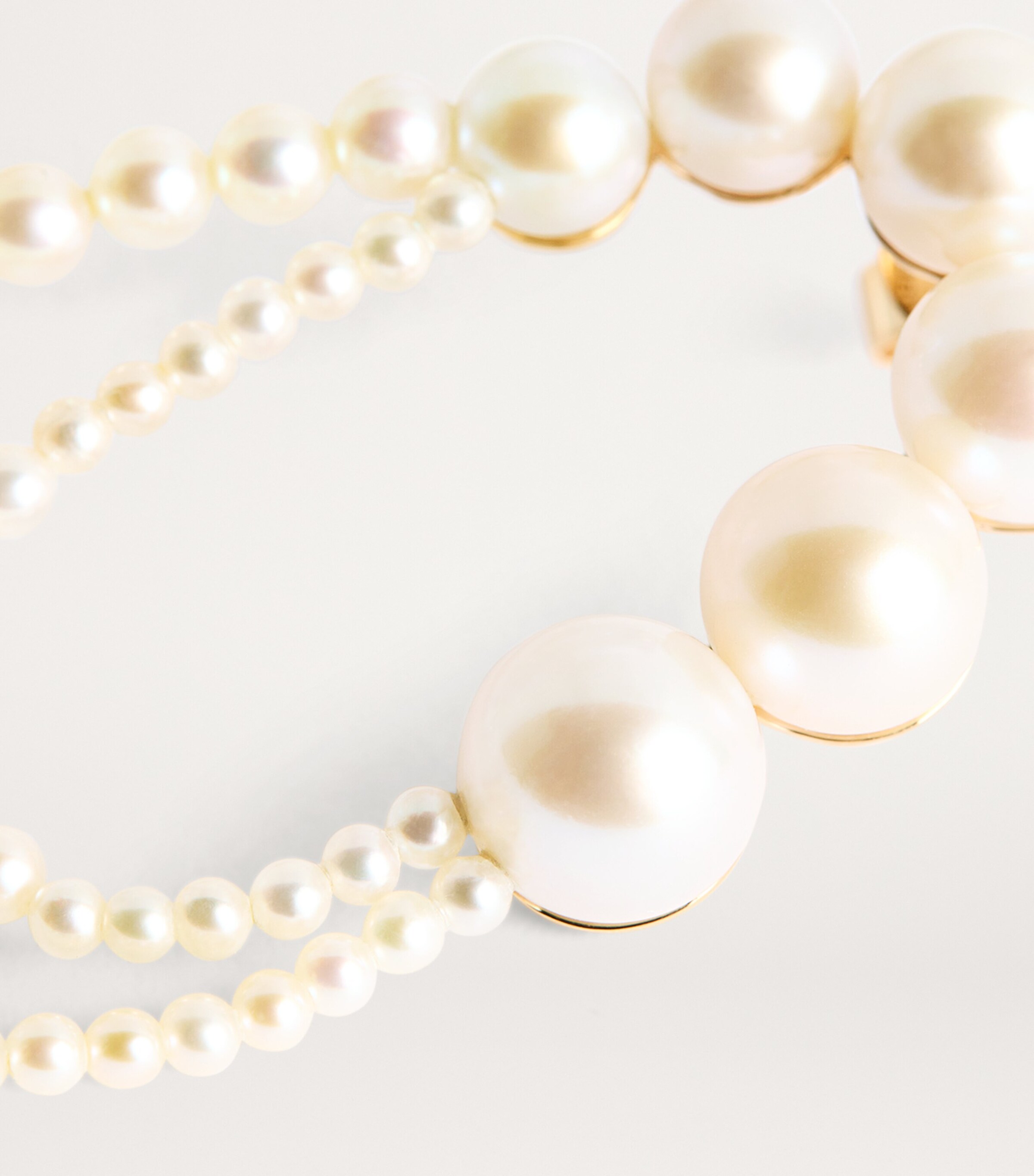 Sophie Bille Brahe Yellow Gold and Freshwater Pearl Embrassée de Perle Single Right Earring Yellow Gold Image 4