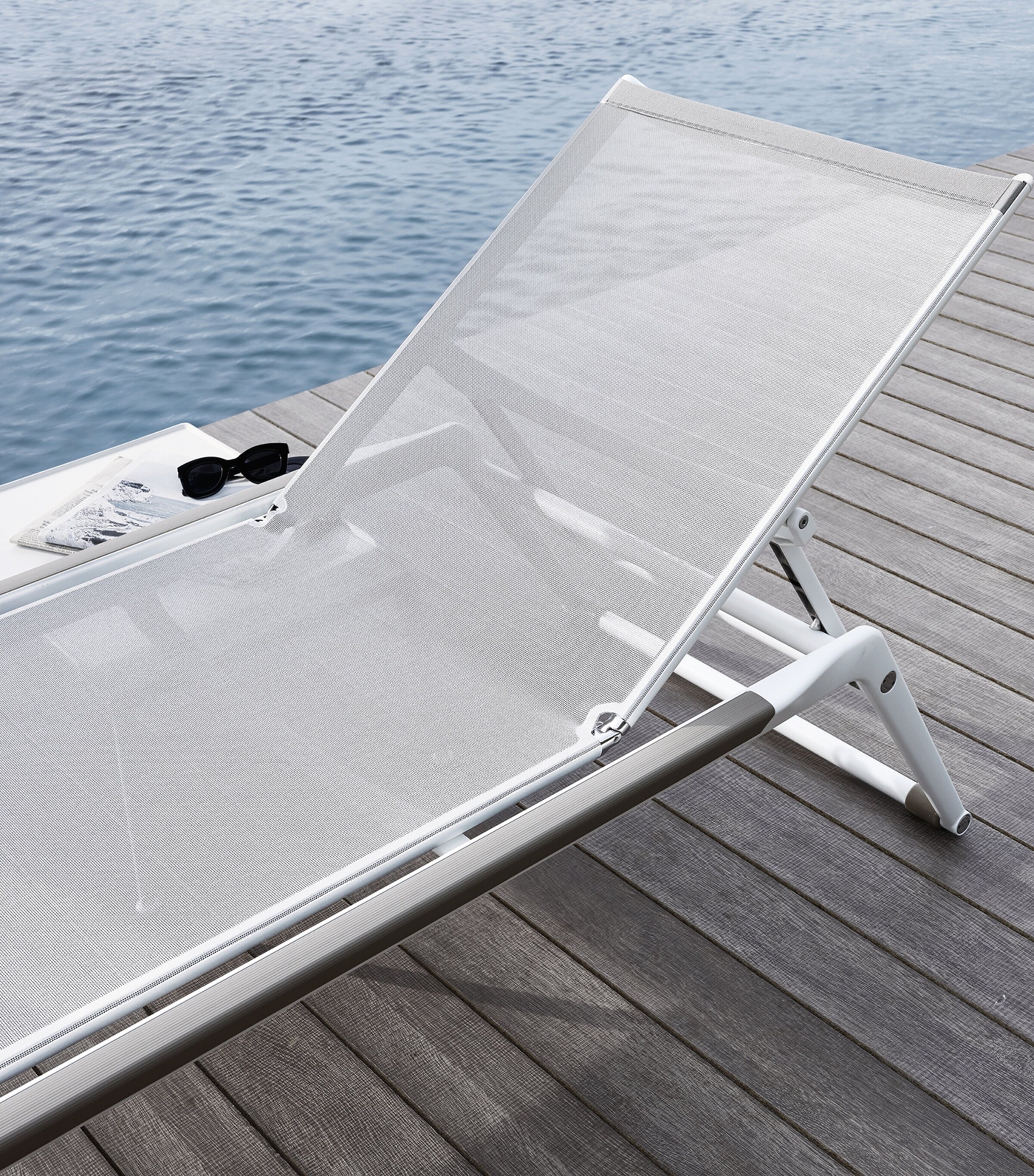 B&B Italia Mirto Cushioned Sunbed White Image 2