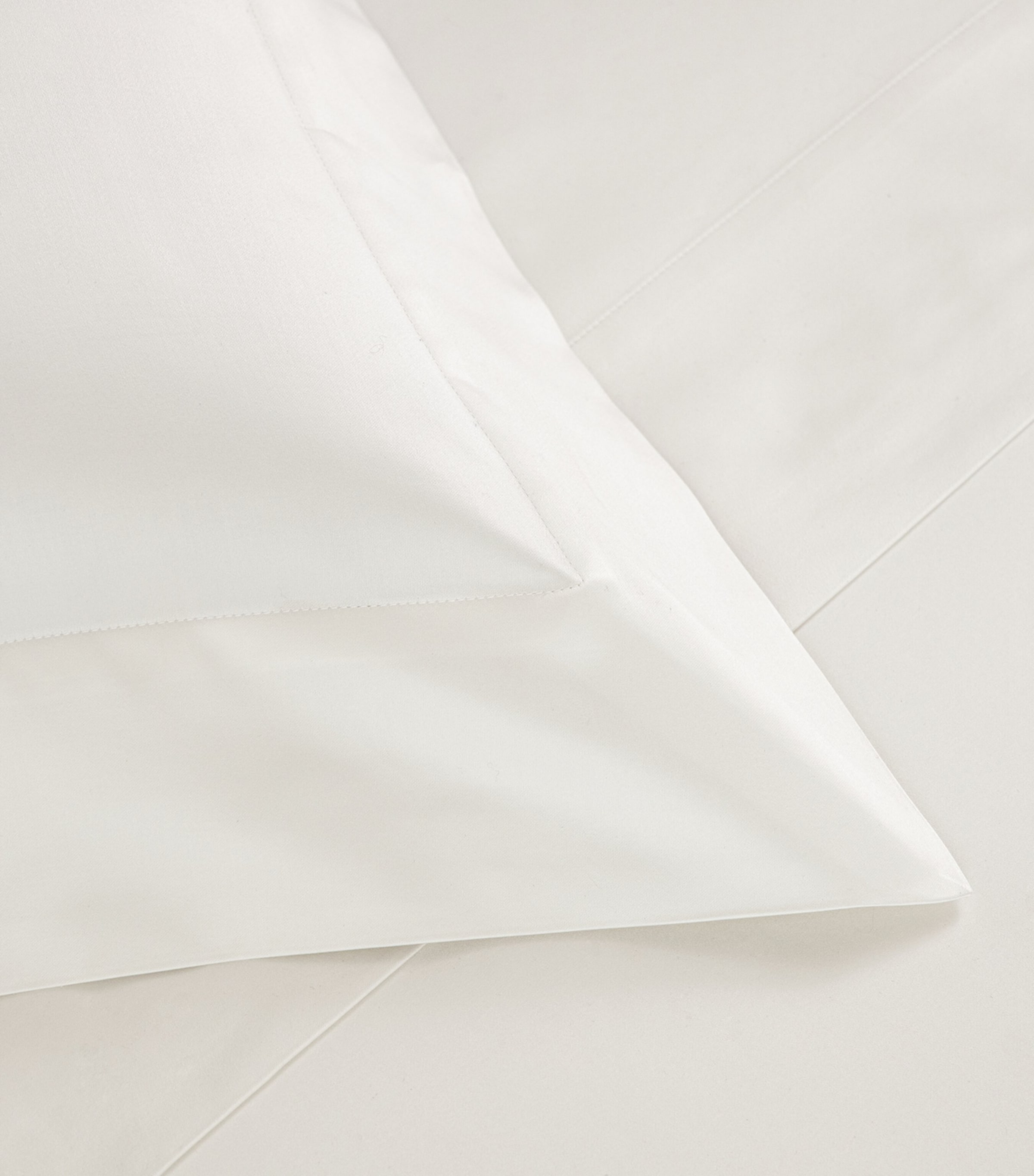 Frette Ultimate Super King Sheet Set Milk Image 3