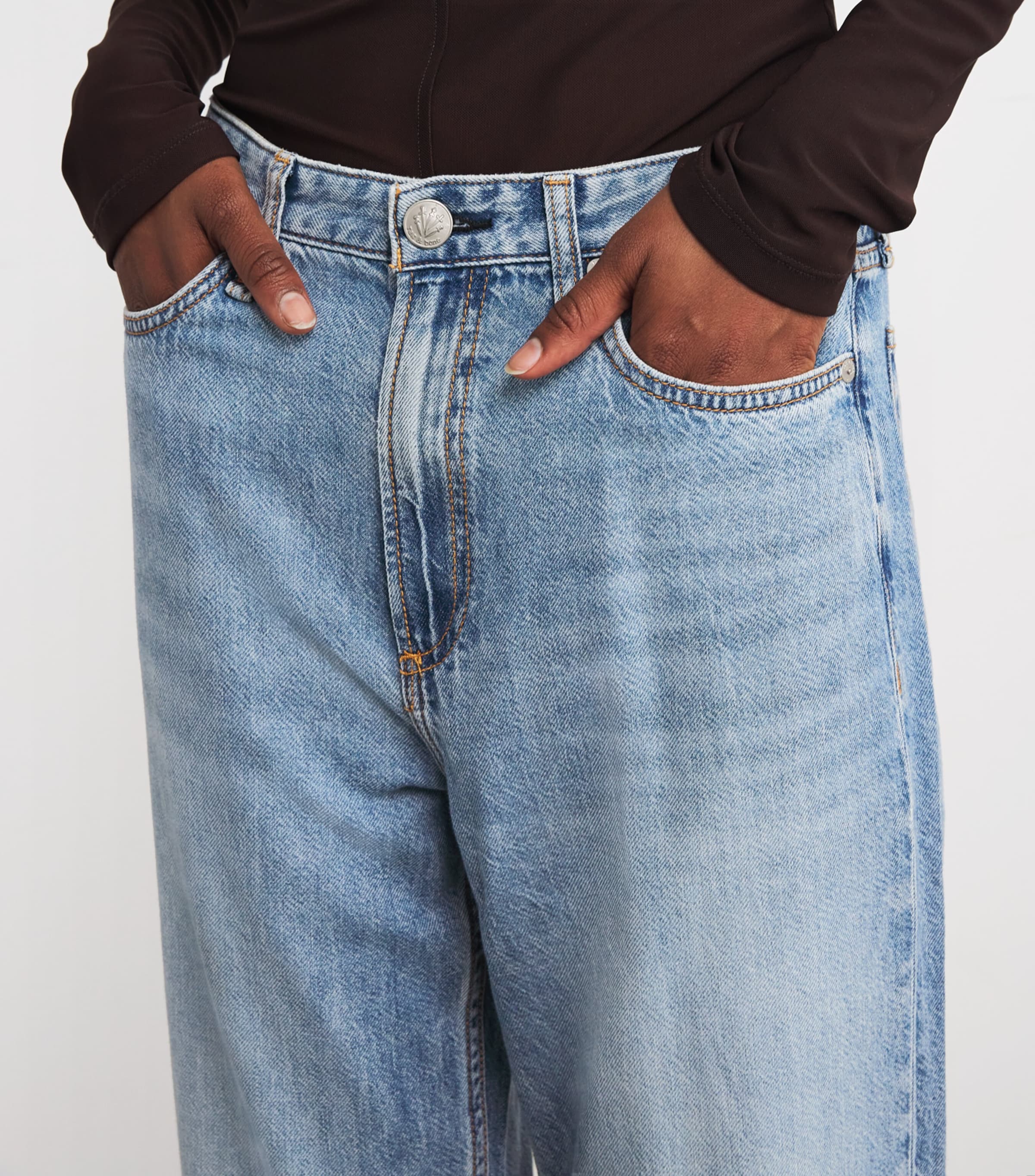 Logan Mid-Rise Wide-Leg Jeans AUDREY Image 6